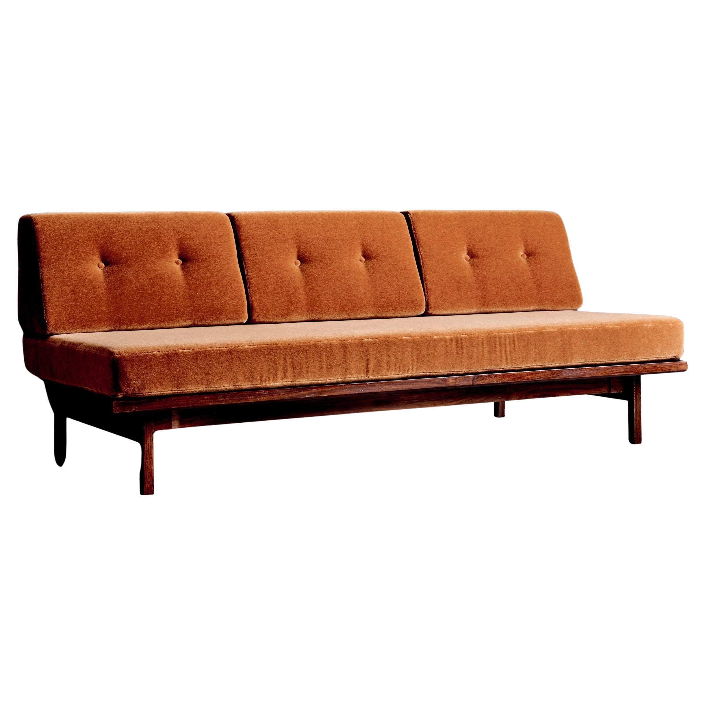 Daybed 882 de Gianfranco Frattini para Cassina en Mohair marrón recién tapizado en venta