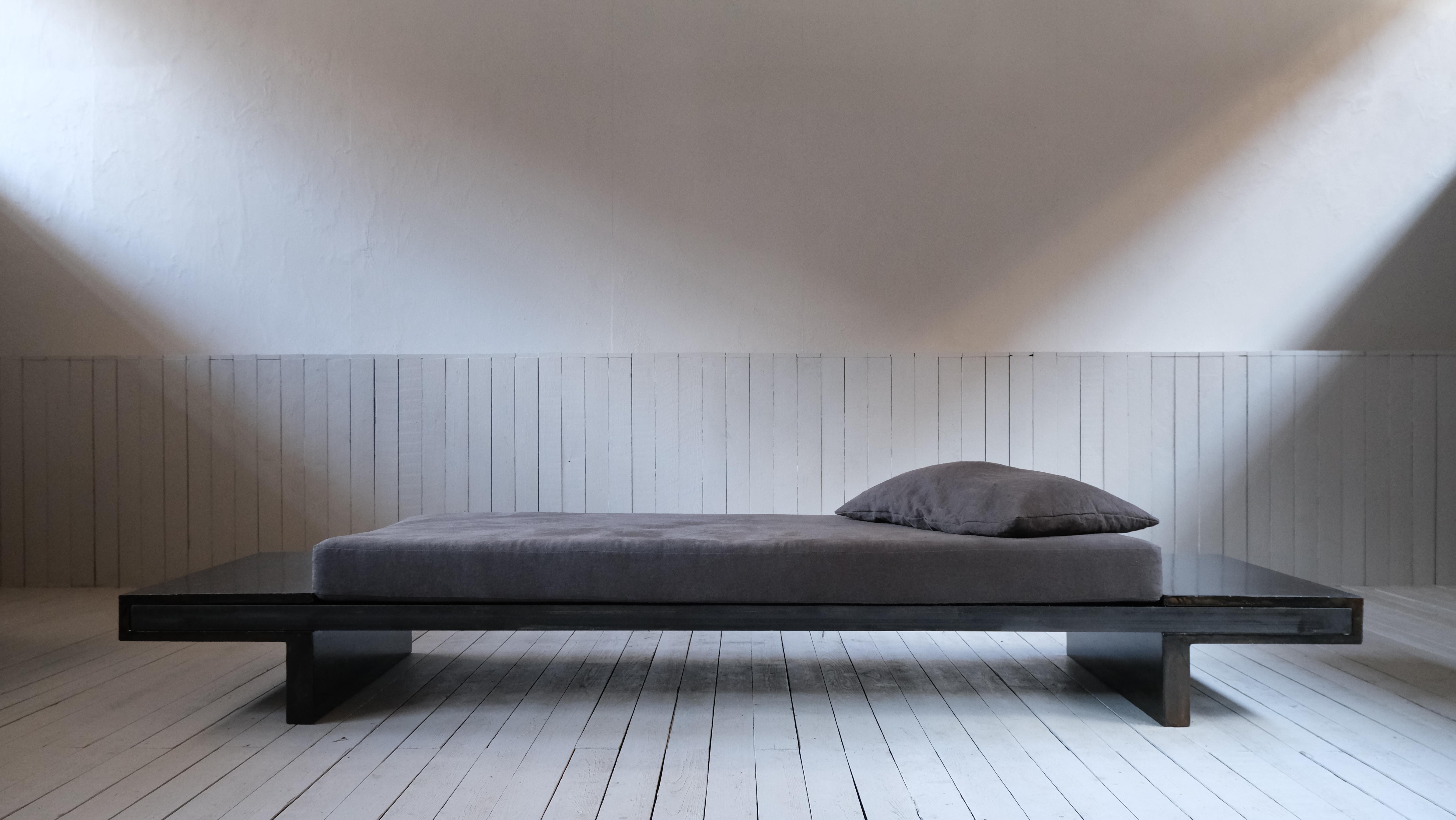 Daybed by Arno Declercq
Limited Edition of 8
Dimensions: D 285 x W 80 cm x H 40 cm
Materials: Belgian linen & patinated steel
Signed by Arno Declercq

Arno Declercq
Belgian designer and art dealer who makes bespoke objects with passion for