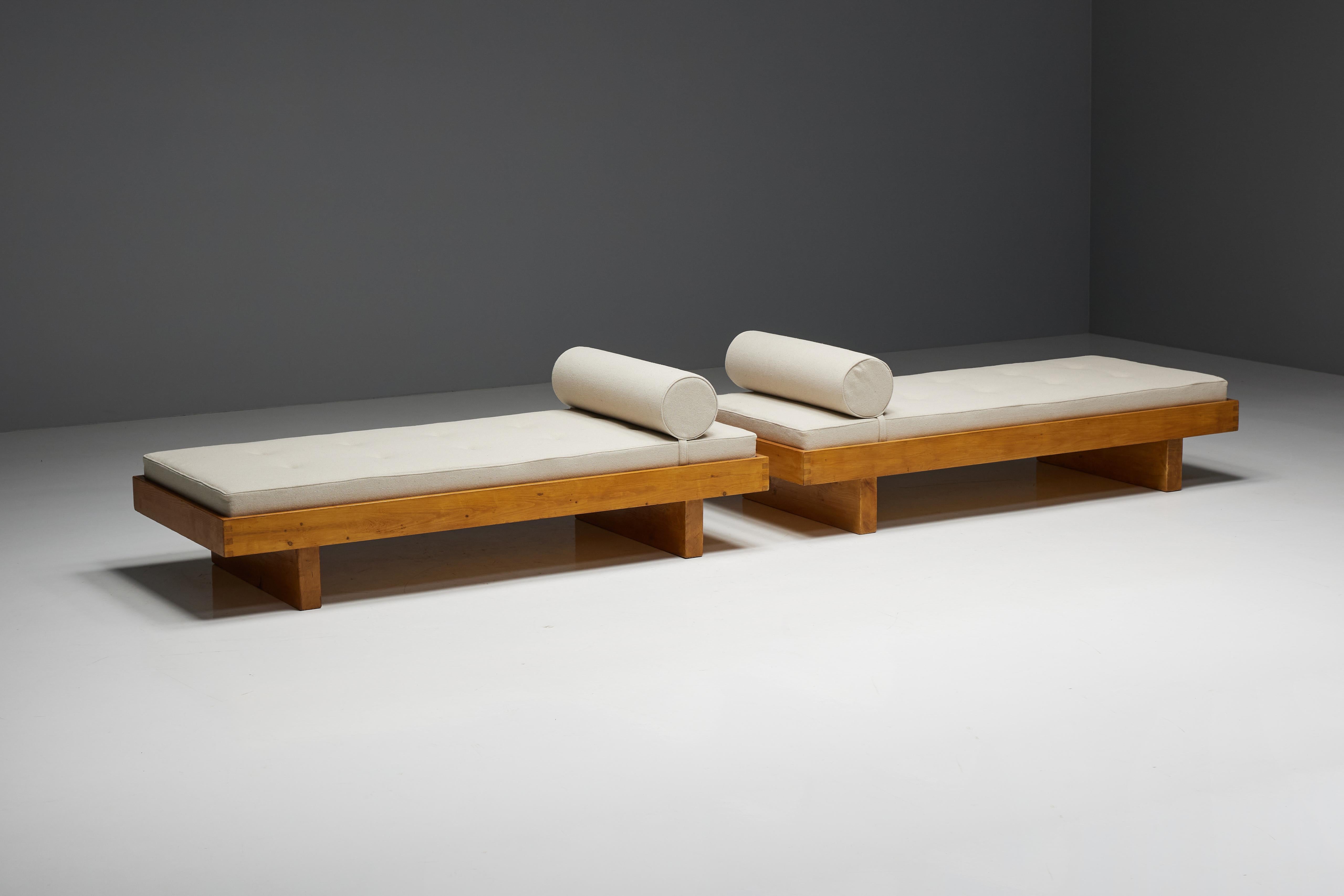 Daybed by Charlotte Perriand for Méribel Les Allues, France, 1960s For Sale 1