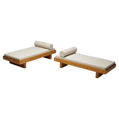 Lit de jour par Charlotte Perriand pour Méribel Les Allues, France, années 1960