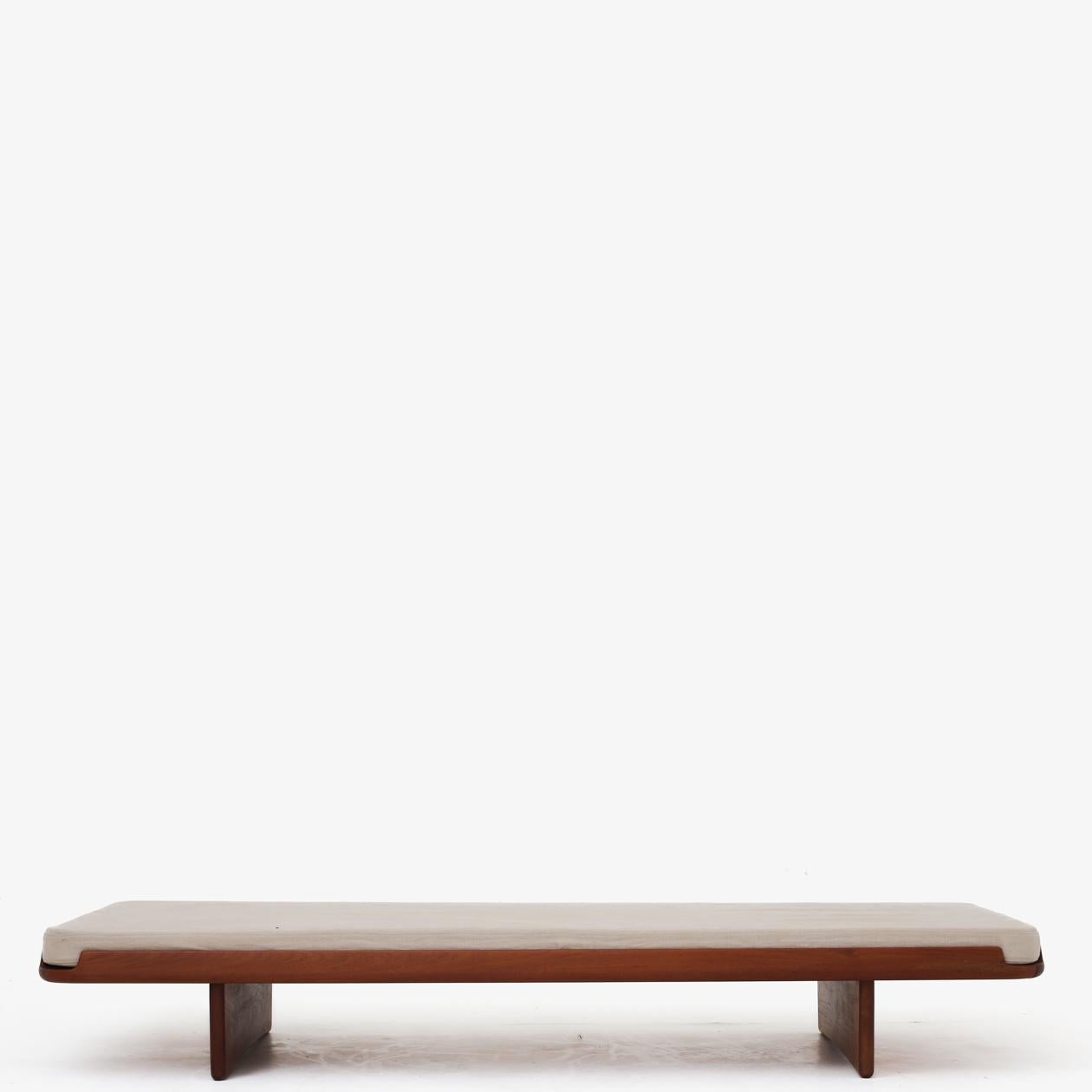 Scandinavian Modern Daybed by Grete Jalk For Sale