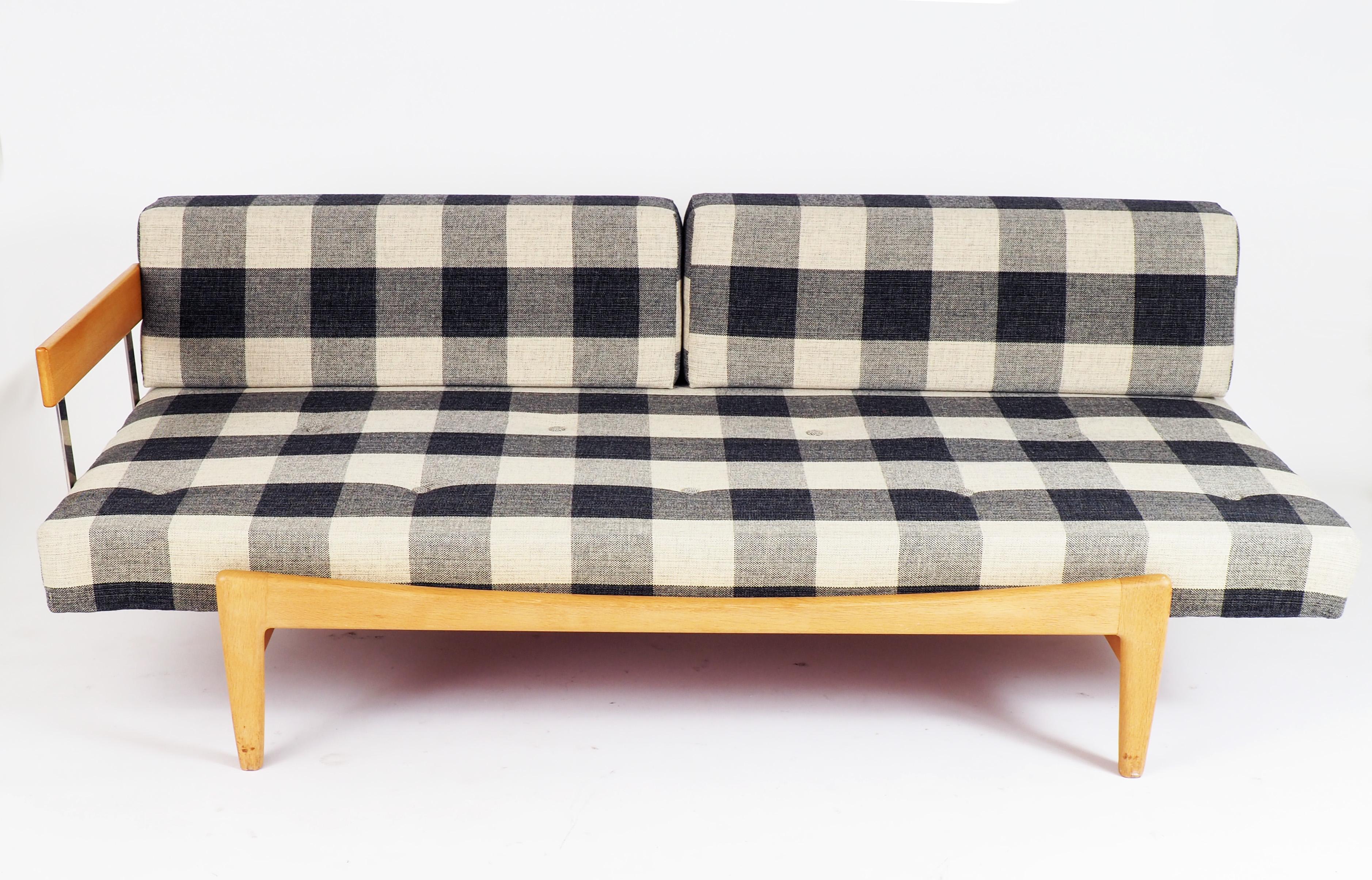 Daybed by Ib Kofod-Larsen, Oak and Original Fabrik In Excellent Condition In Goteborg, SE