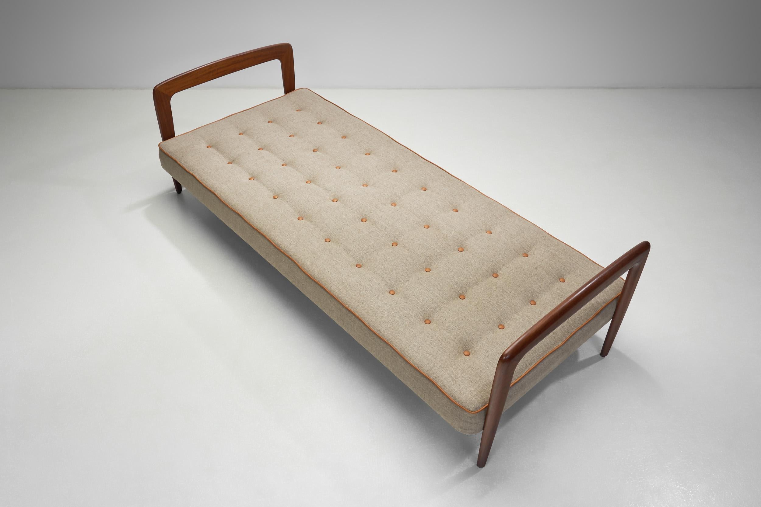 Daybed de Johannes Andersen para Østergaard & Thaarsti, Dinamarca Años 50 mediados del siglo XX en venta