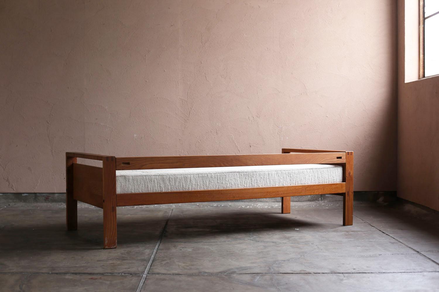 Daybed by Pierre Chapo Model L06A For Sale 3
