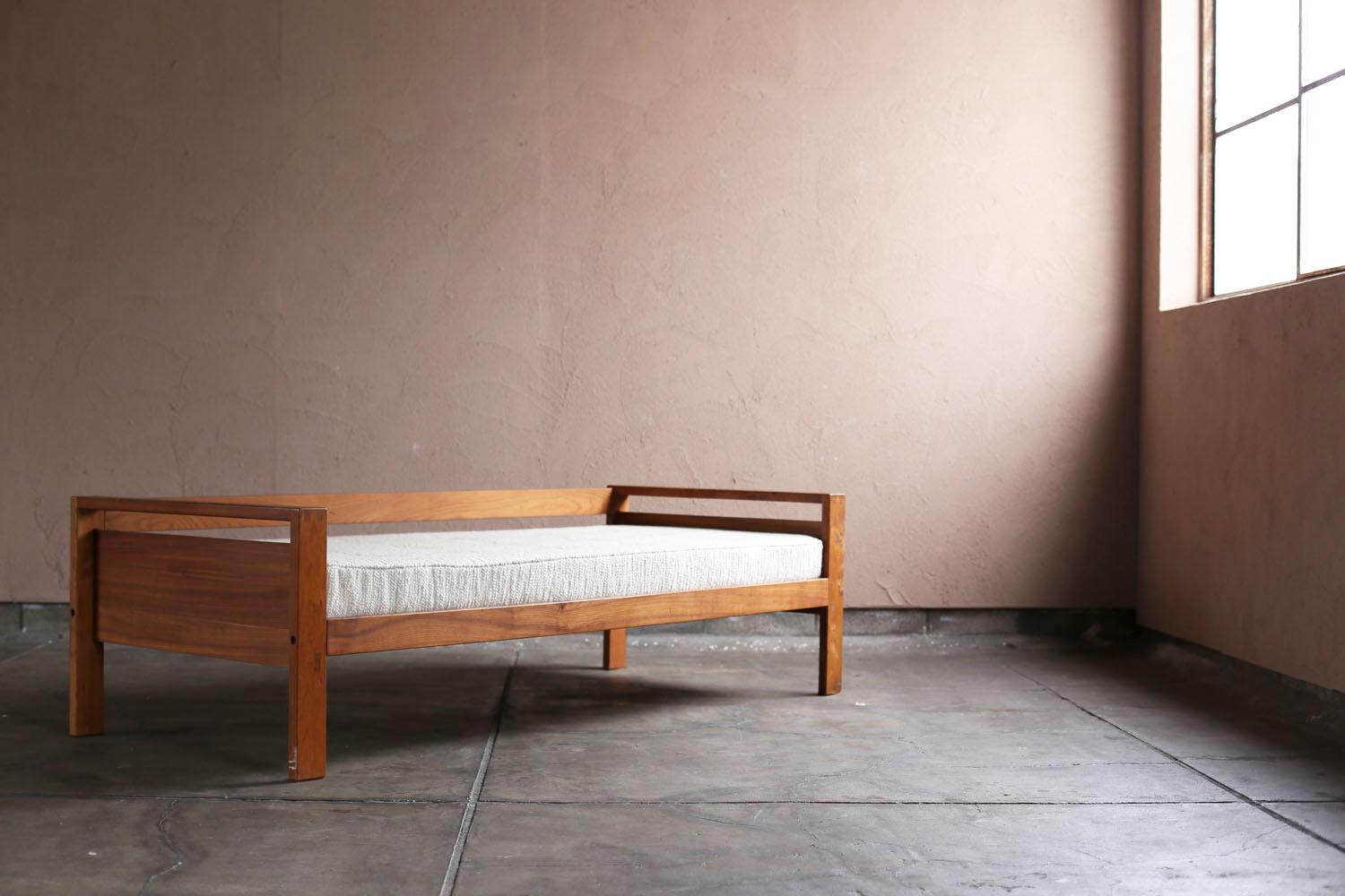 Mid-20th Century Daybed by Pierre Chapo Model L06A For Sale