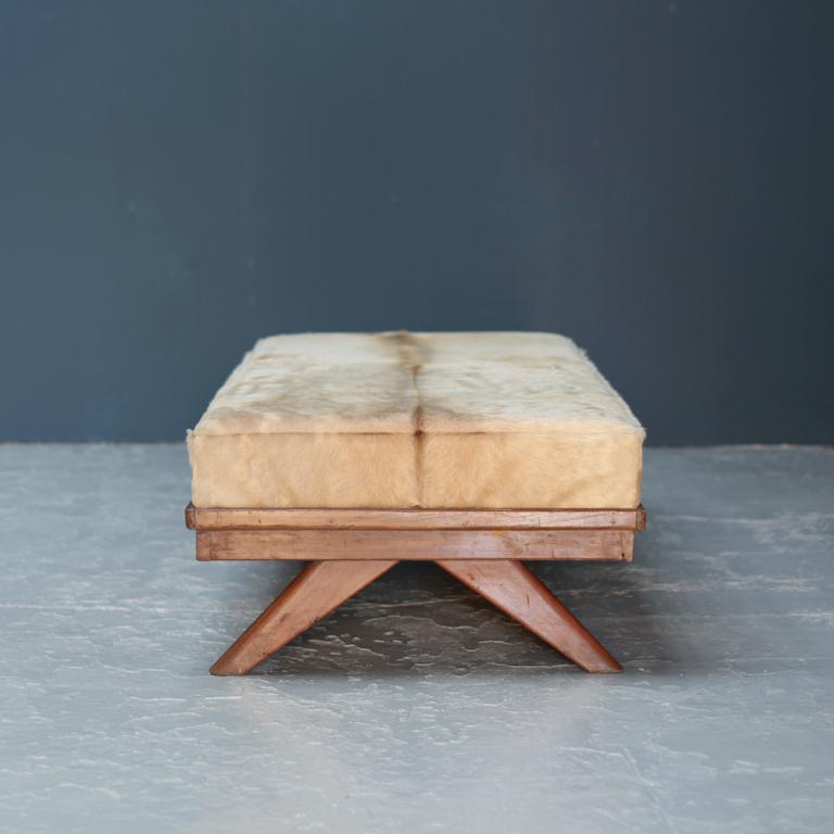 This Pierre Jeanneret daybed was a special commission for the city of Chandigarh, India and was produced between 1957 and 1958.