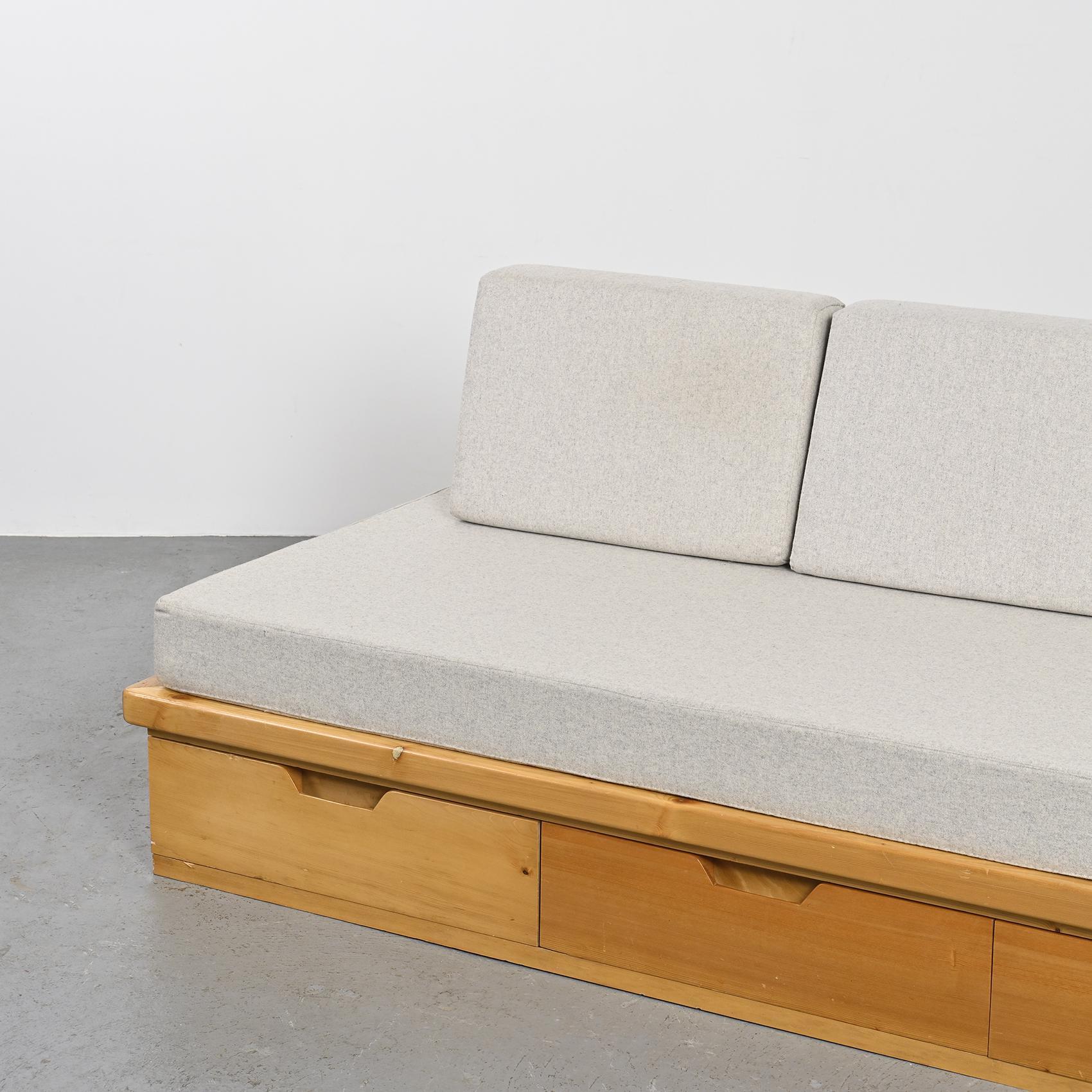Mid-Century Modern Daybed by René Martin, Les Arcs 1600