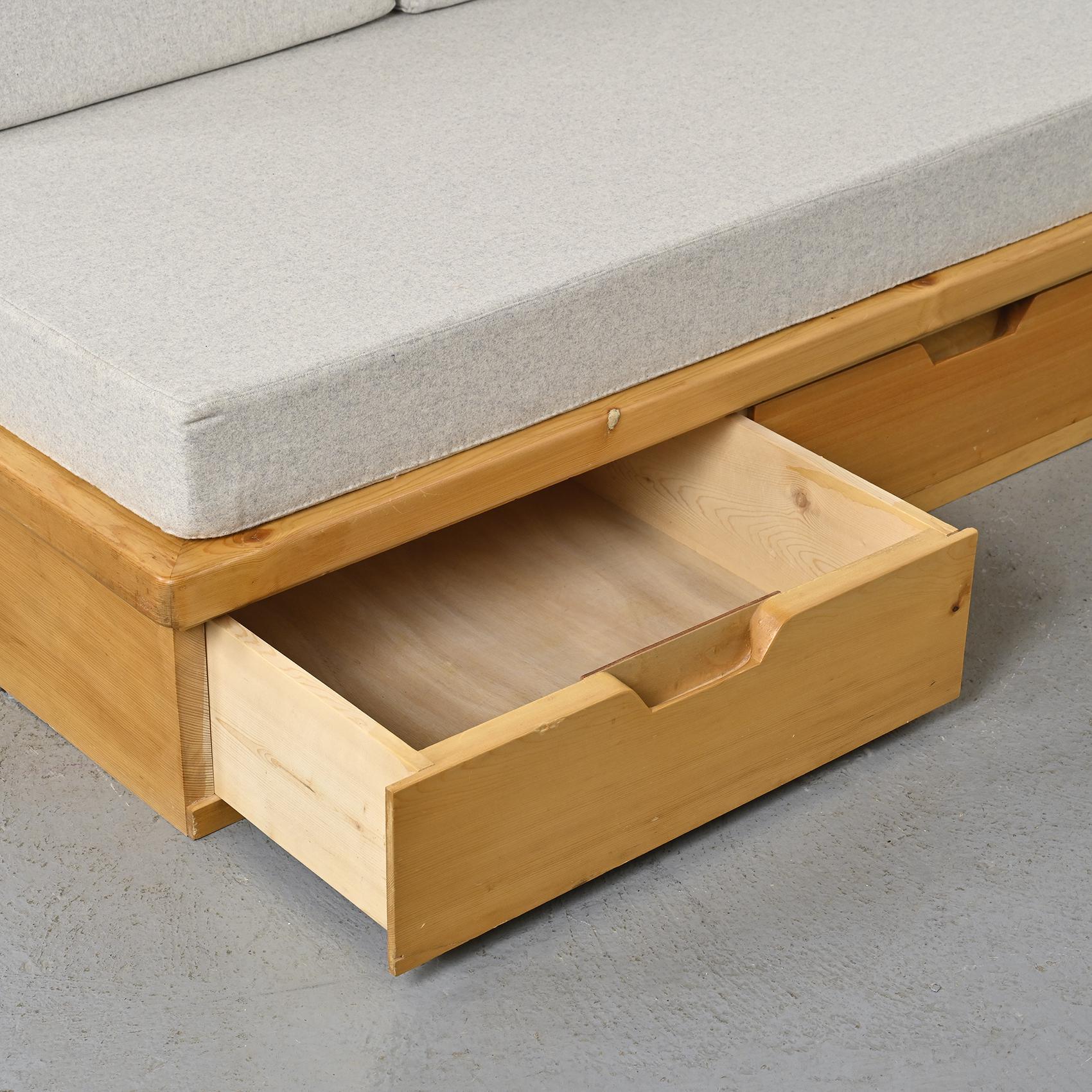 20th Century Daybed by René Martin, Les Arcs 1600