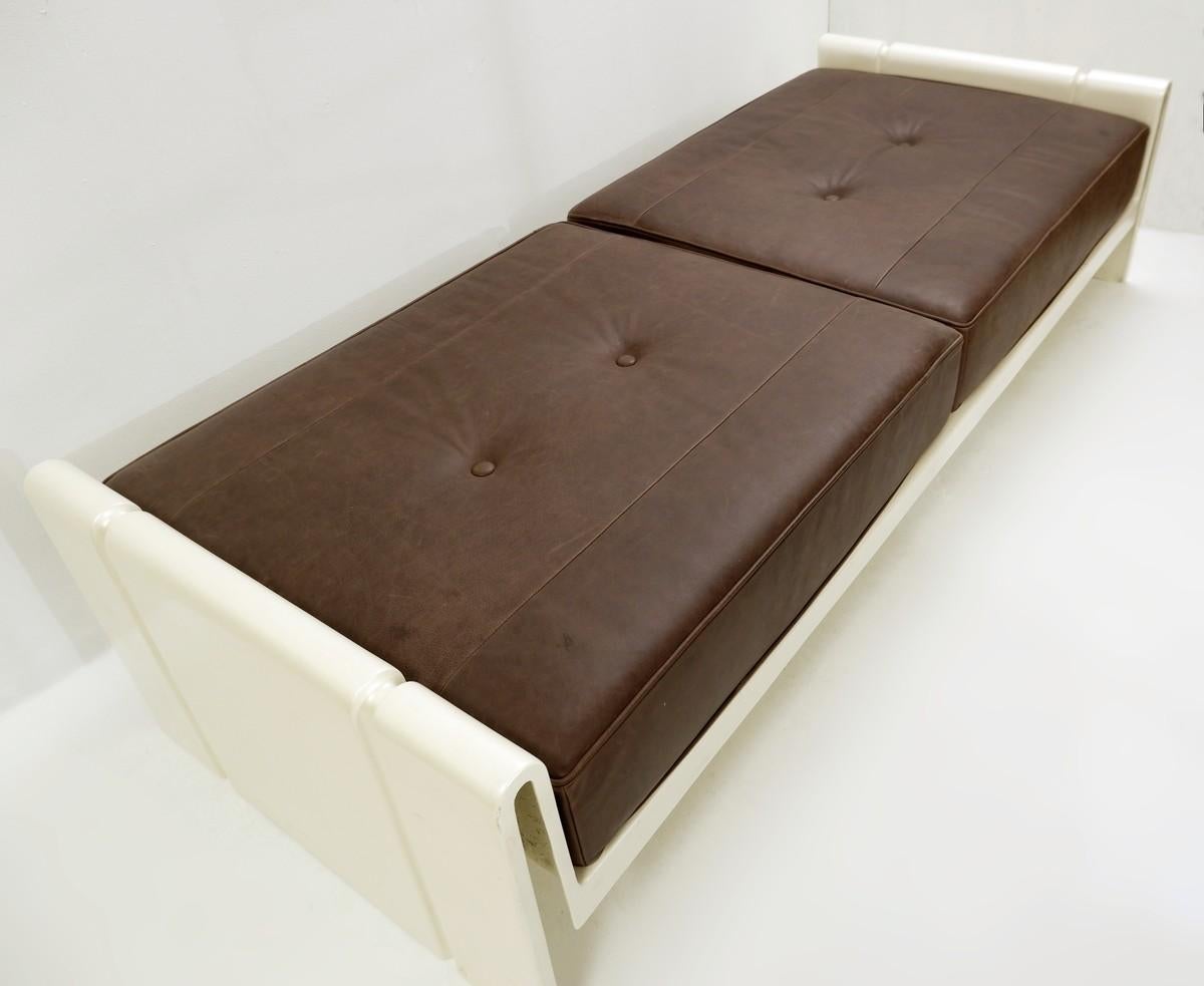 Italian Daybed by Rodolfo Bonetto, Leather and Fiberglass, Italy, 1969 For Sale