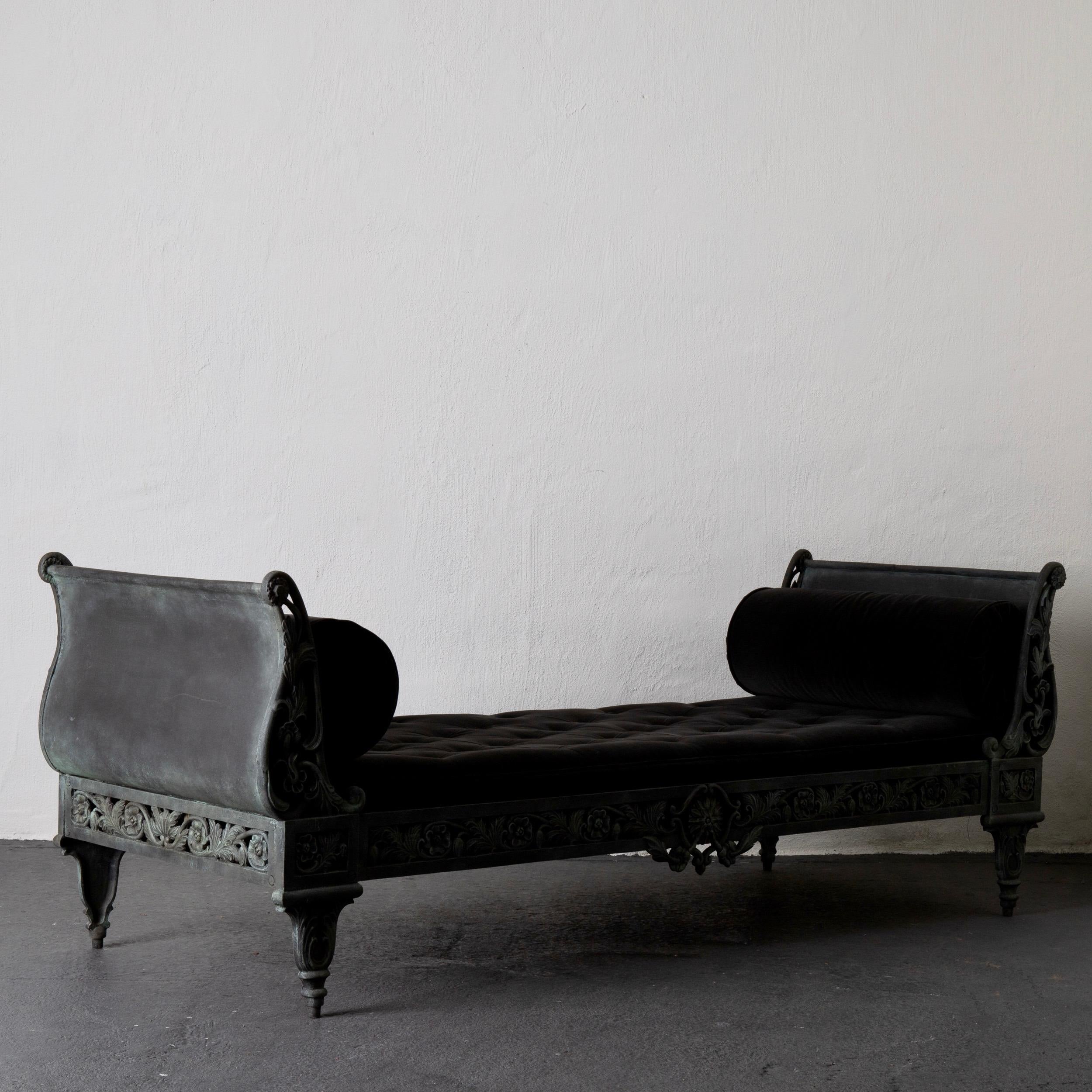 Daybed Cast Iron Empire Dark Grey Green In Good Condition In New York, NY