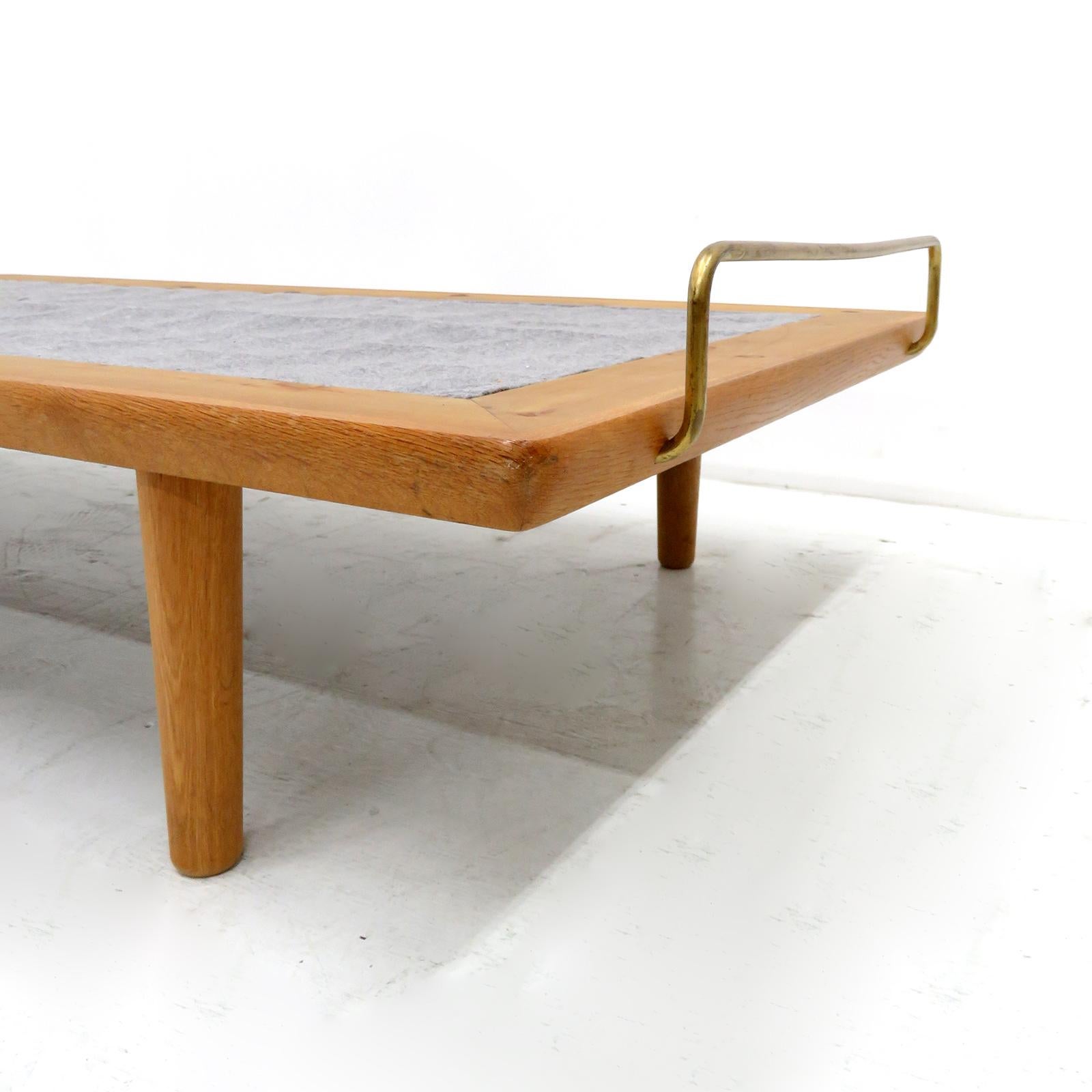 Ottone Daybed GE-19 di Hans Wegner per GETAMA, 1960 in vendita