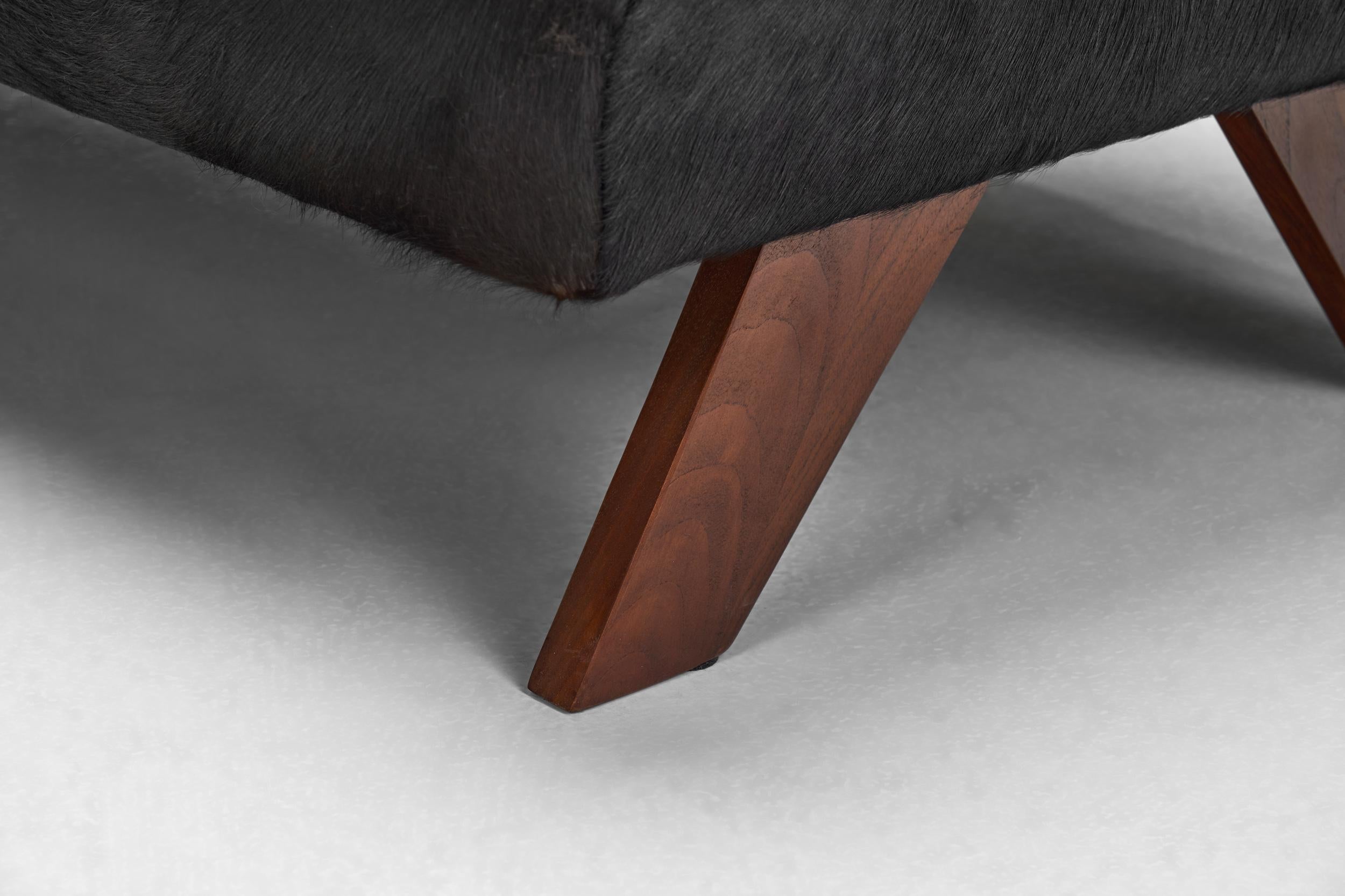 Daybed in Dark Ponyskin with Wooden Legs, Europe 1940s For Sale 9