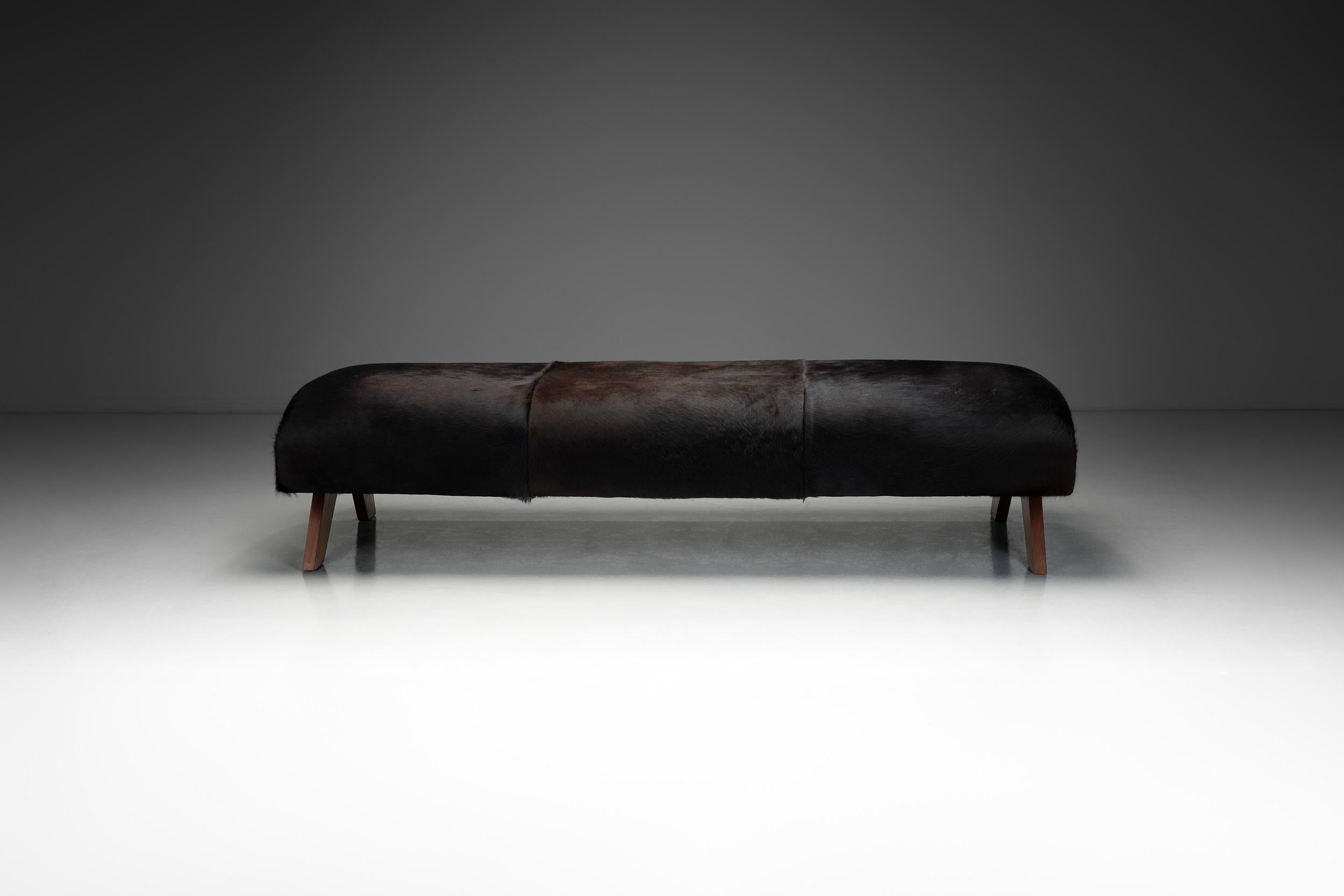 Mid-Century Modern Daybed in Dark Ponyskin with Wooden Legs, Europe 1940s For Sale