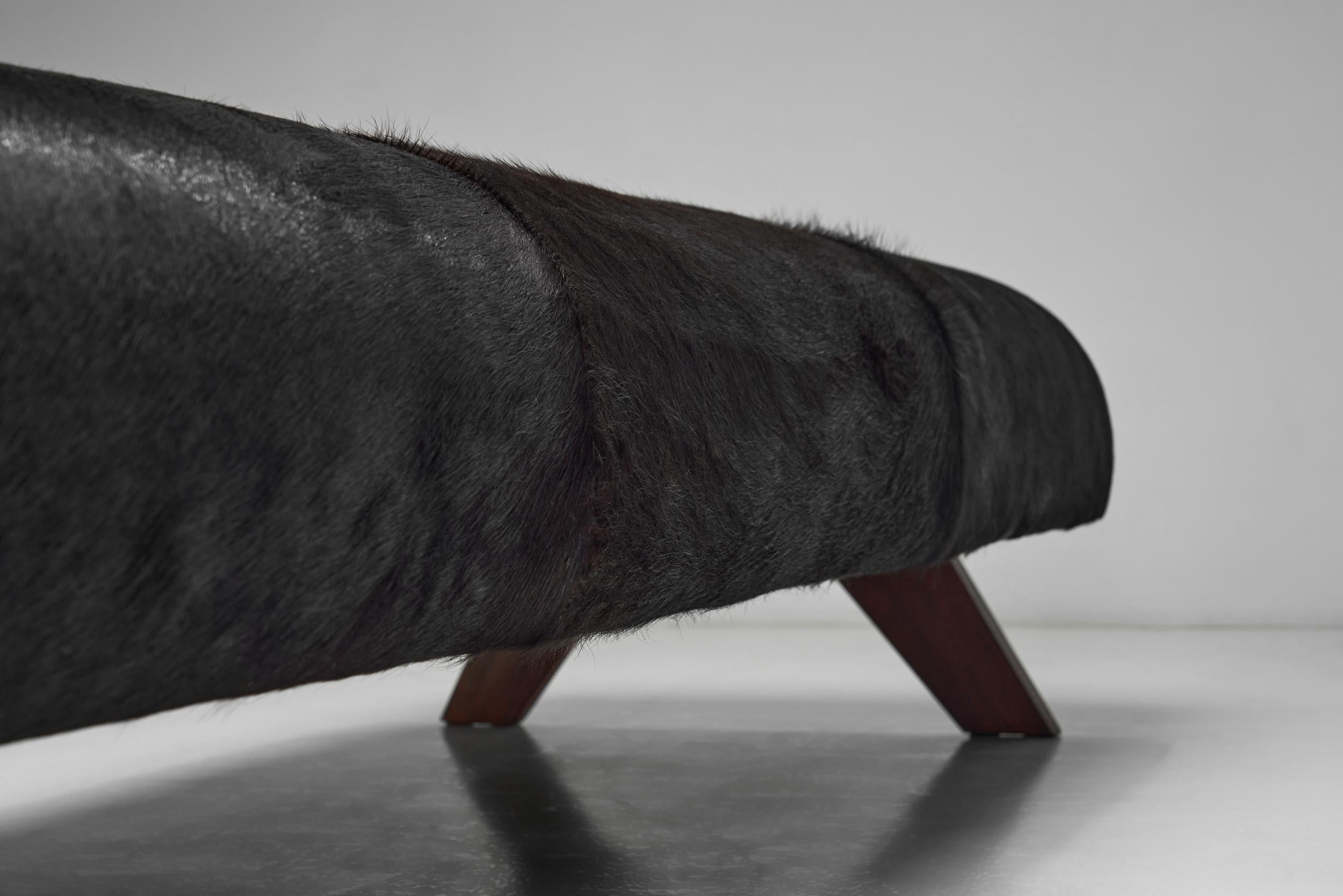 Daybed in Dark Ponyskin with Wooden Legs, Europe 1940s For Sale 1