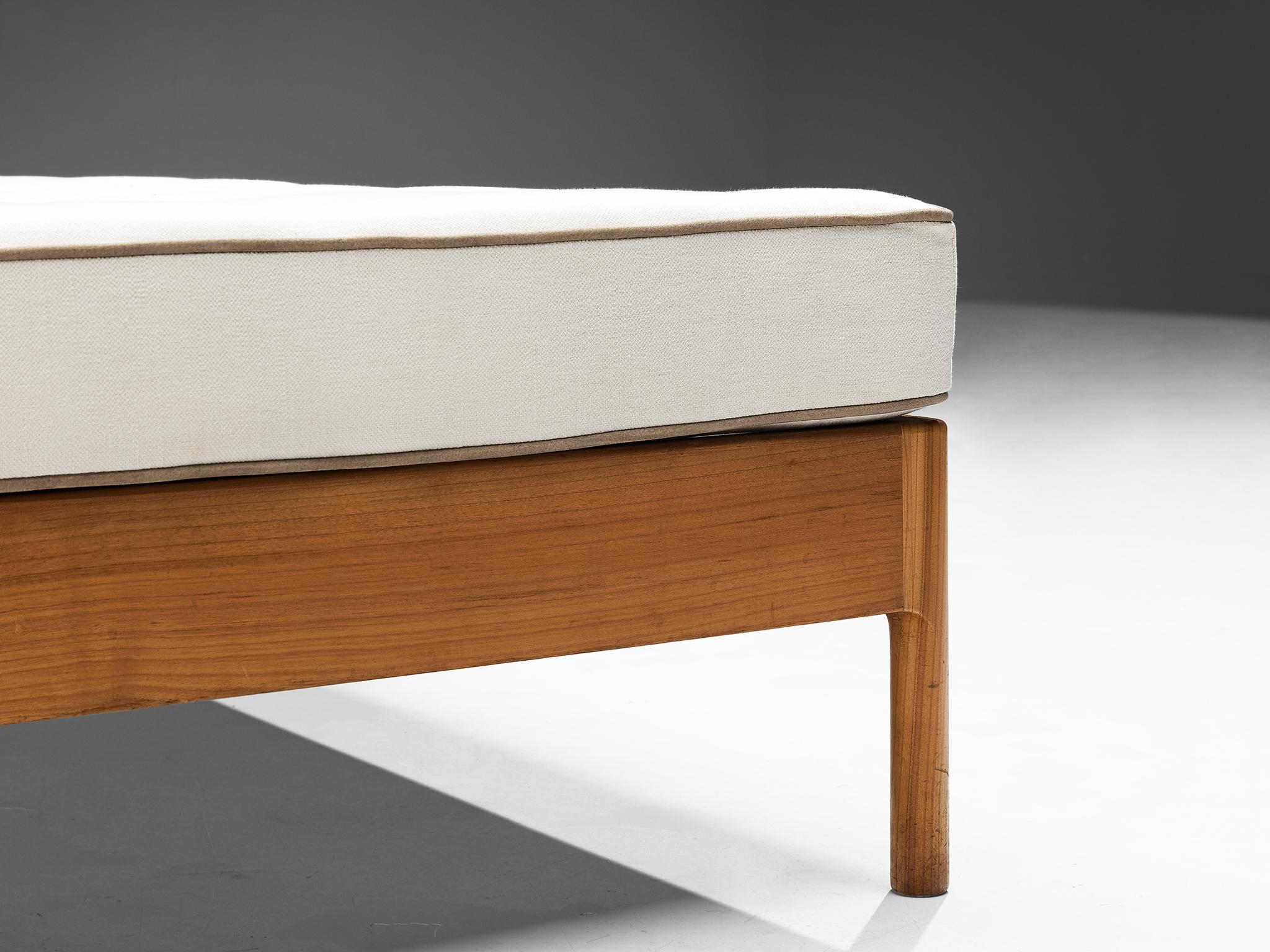 Daybed in Elm with Wicker Headboard 2