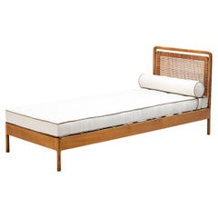 Daybed in Elm with Wicker Headboard