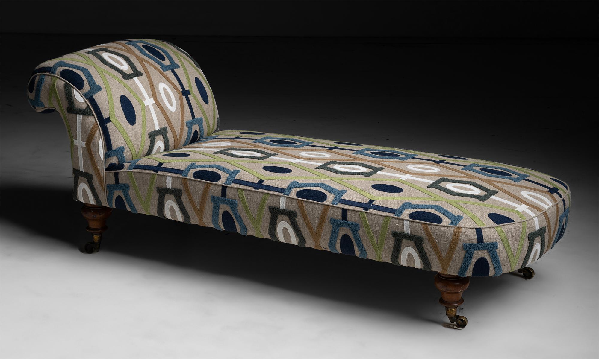 Daybed in Embroidered Linen by Pierre Frey

England circa 1900

Newly upholstered in embroidered linen by Pierre Frey.

27