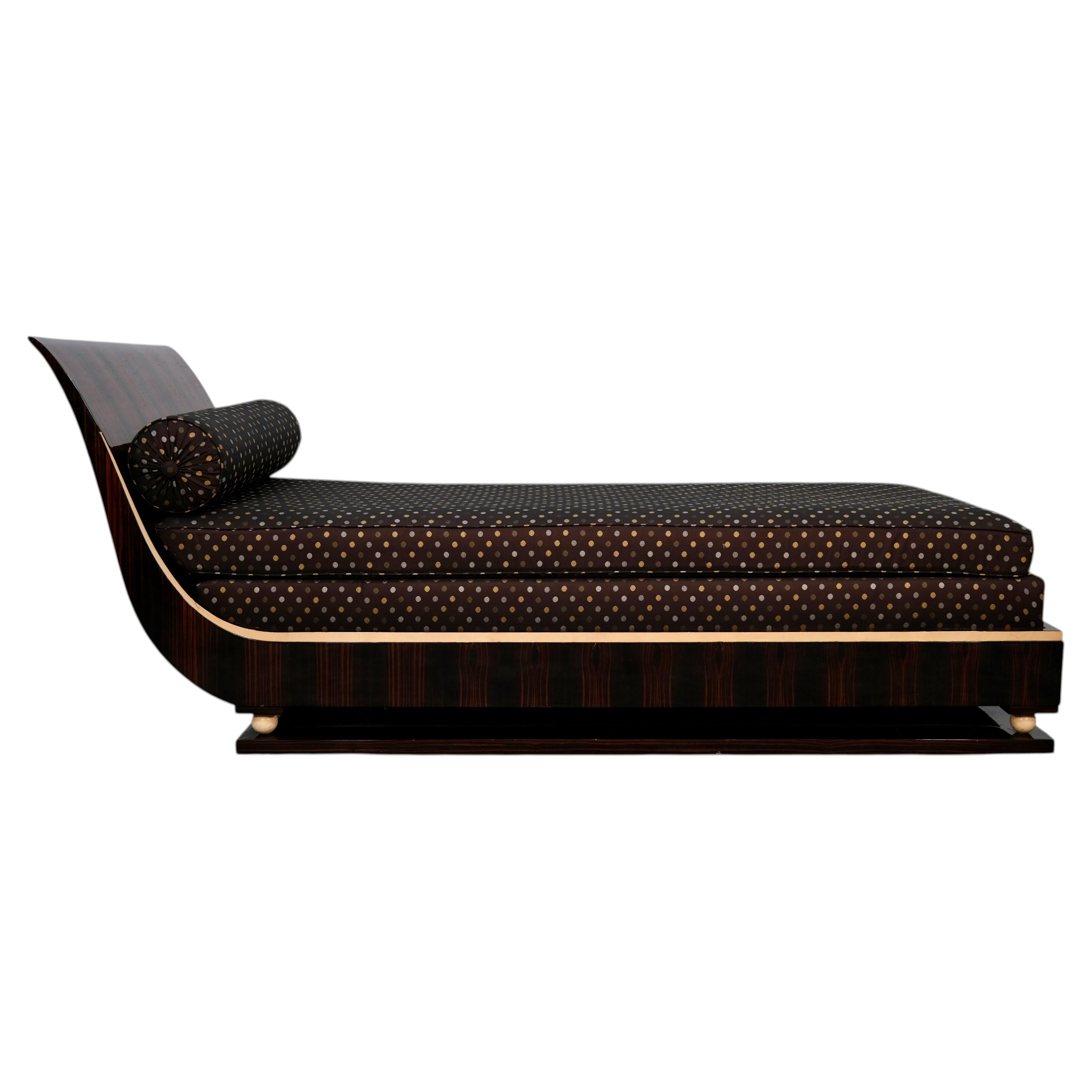 Daybed in Macassar Veneer in High Gloss Lacquer in the Style of French Art Deco