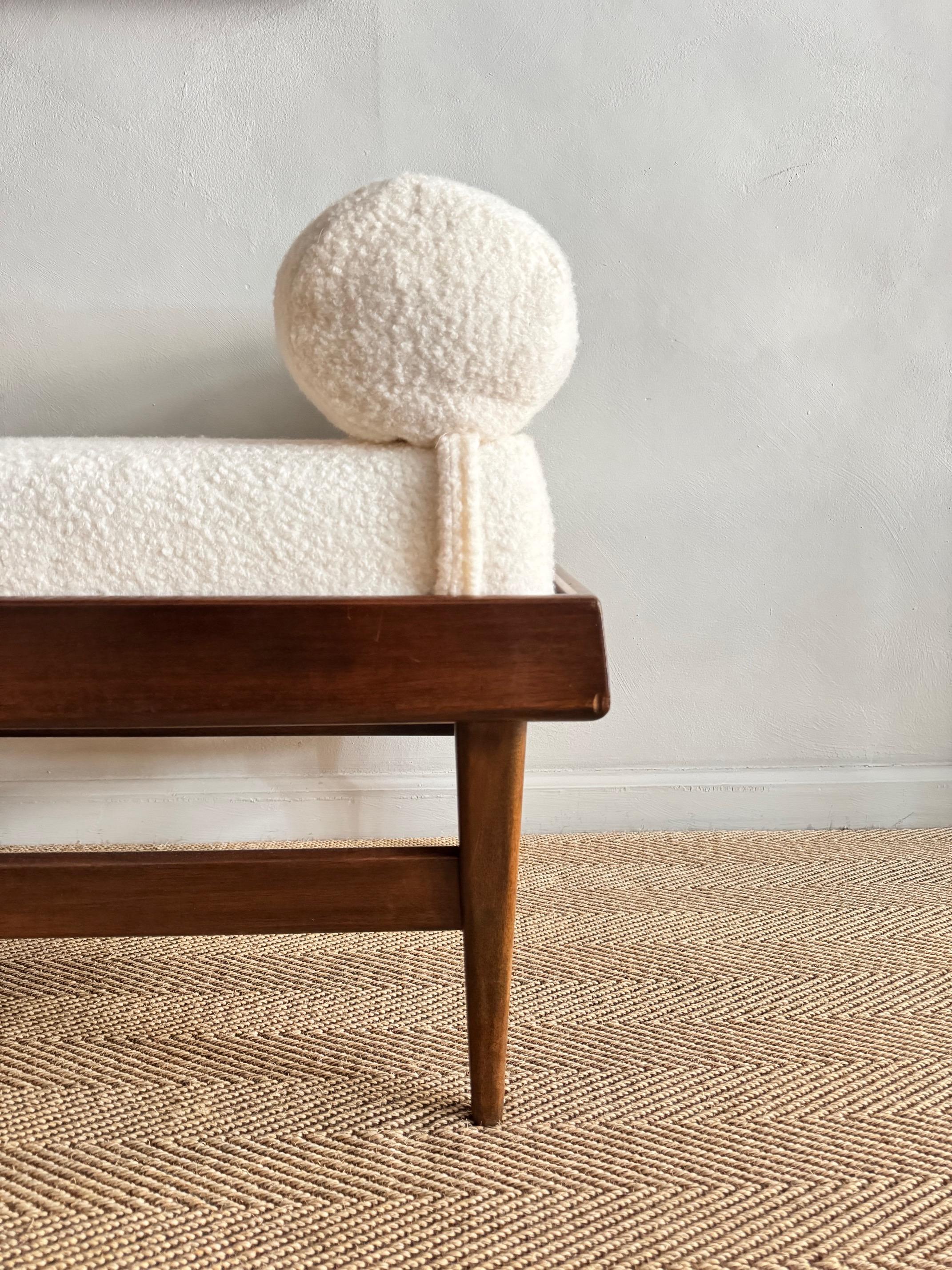 Mid-Century Modern Daybed in Mahogany from France, mid 20th Century For Sale