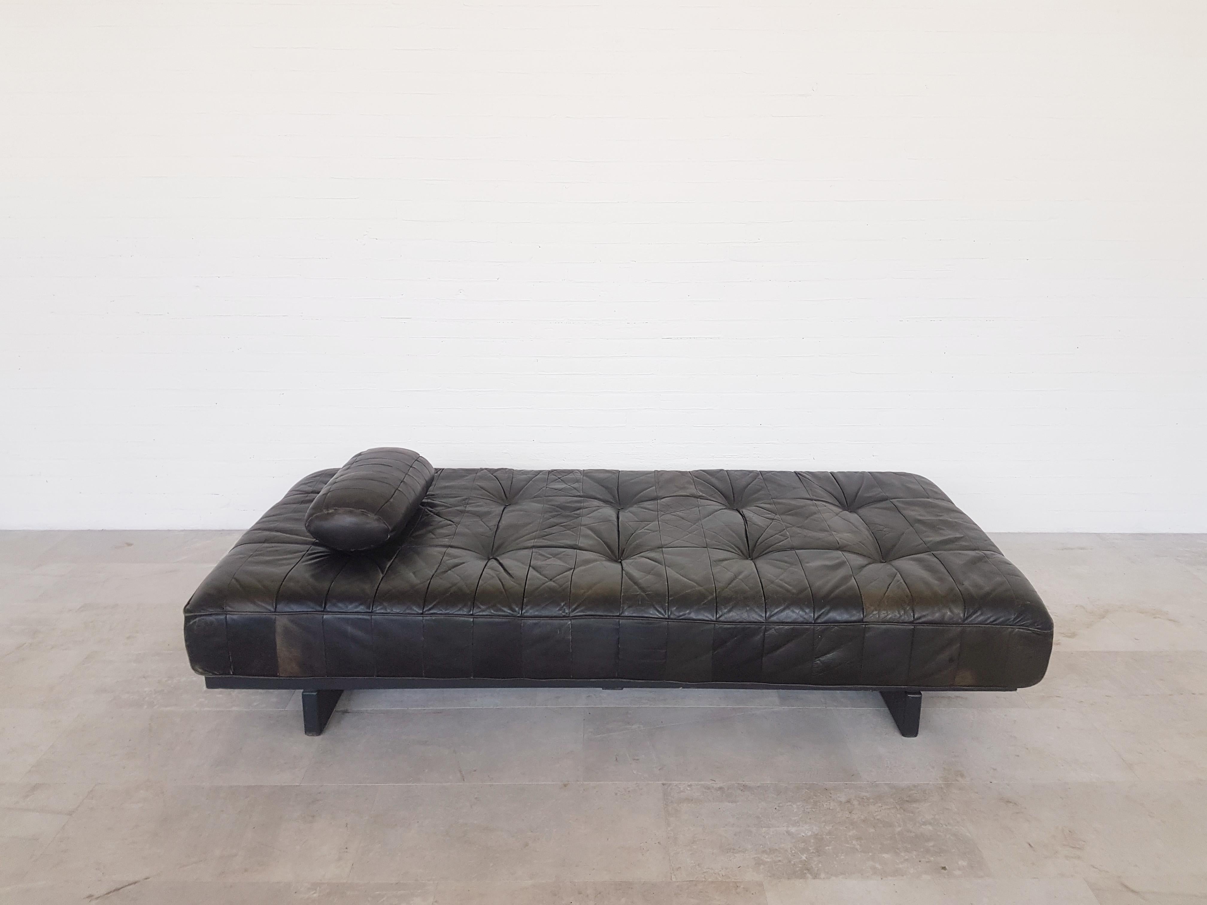 Minimalist Daybed in Patchwork Leather by De Sede Switzerland DS 80