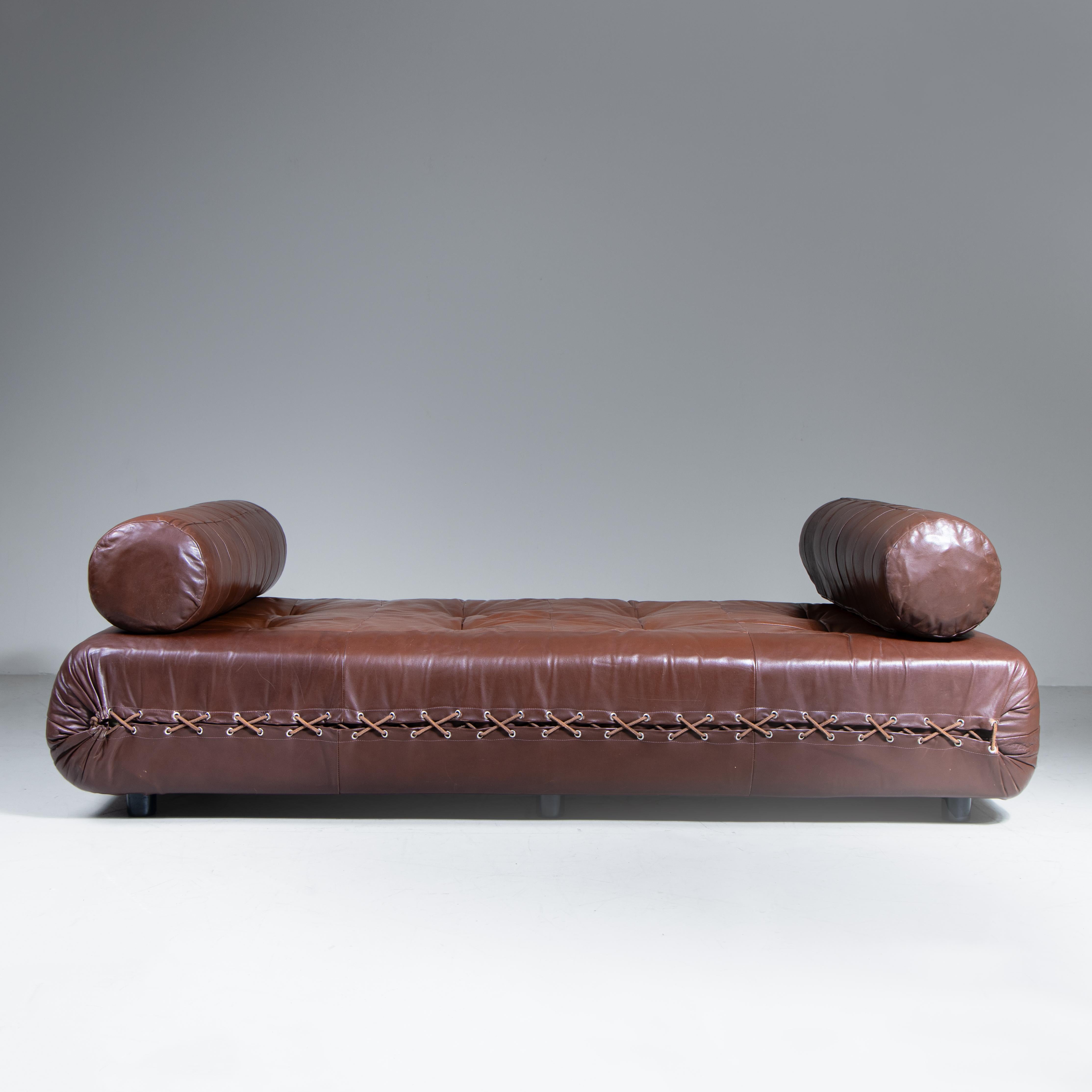 Mid-Century moderno Daybed in pelle marrone, manifattura italiana, 1960 in vendita