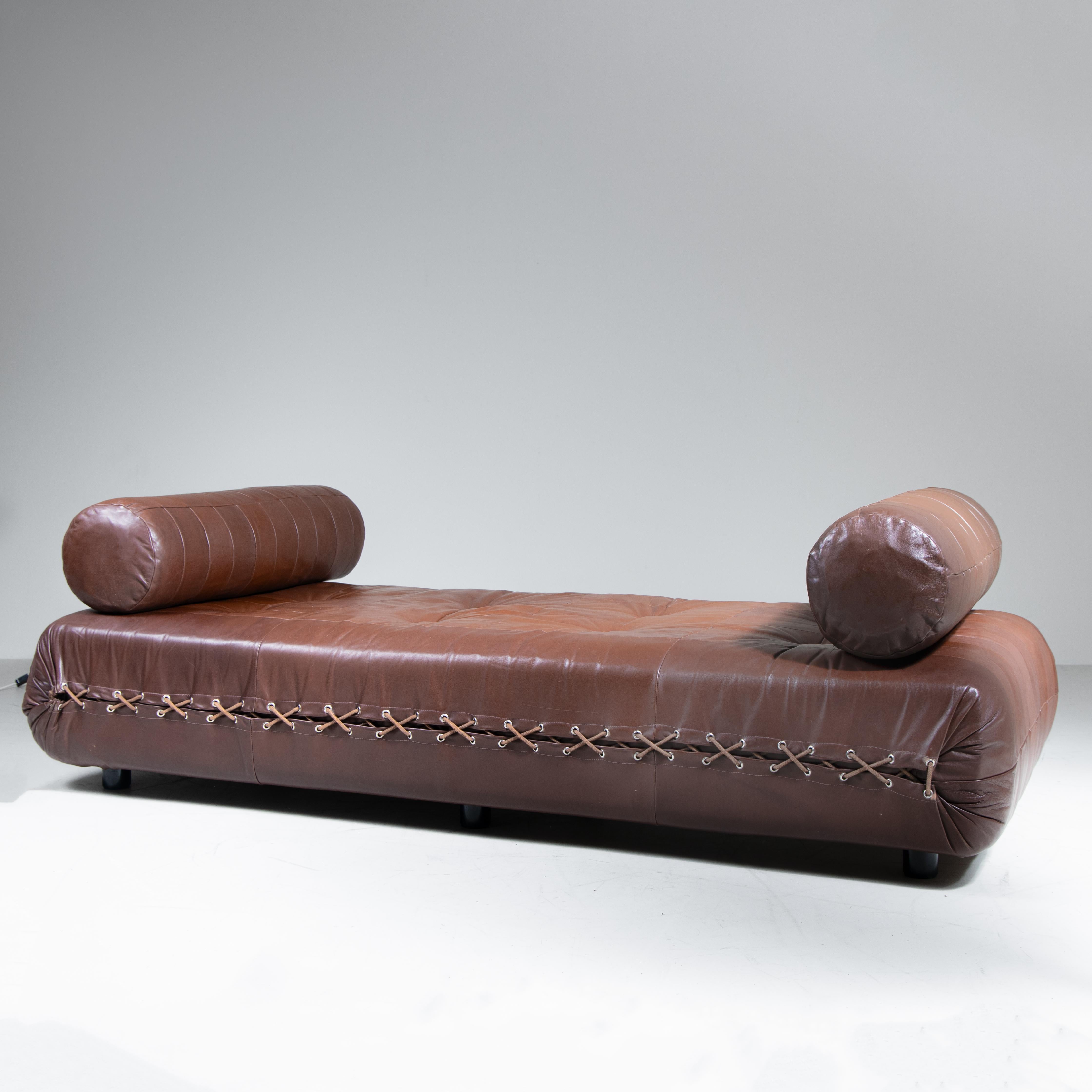 Italian Daybed in pelle marrone, manifattura italiana, 1960 in vendita