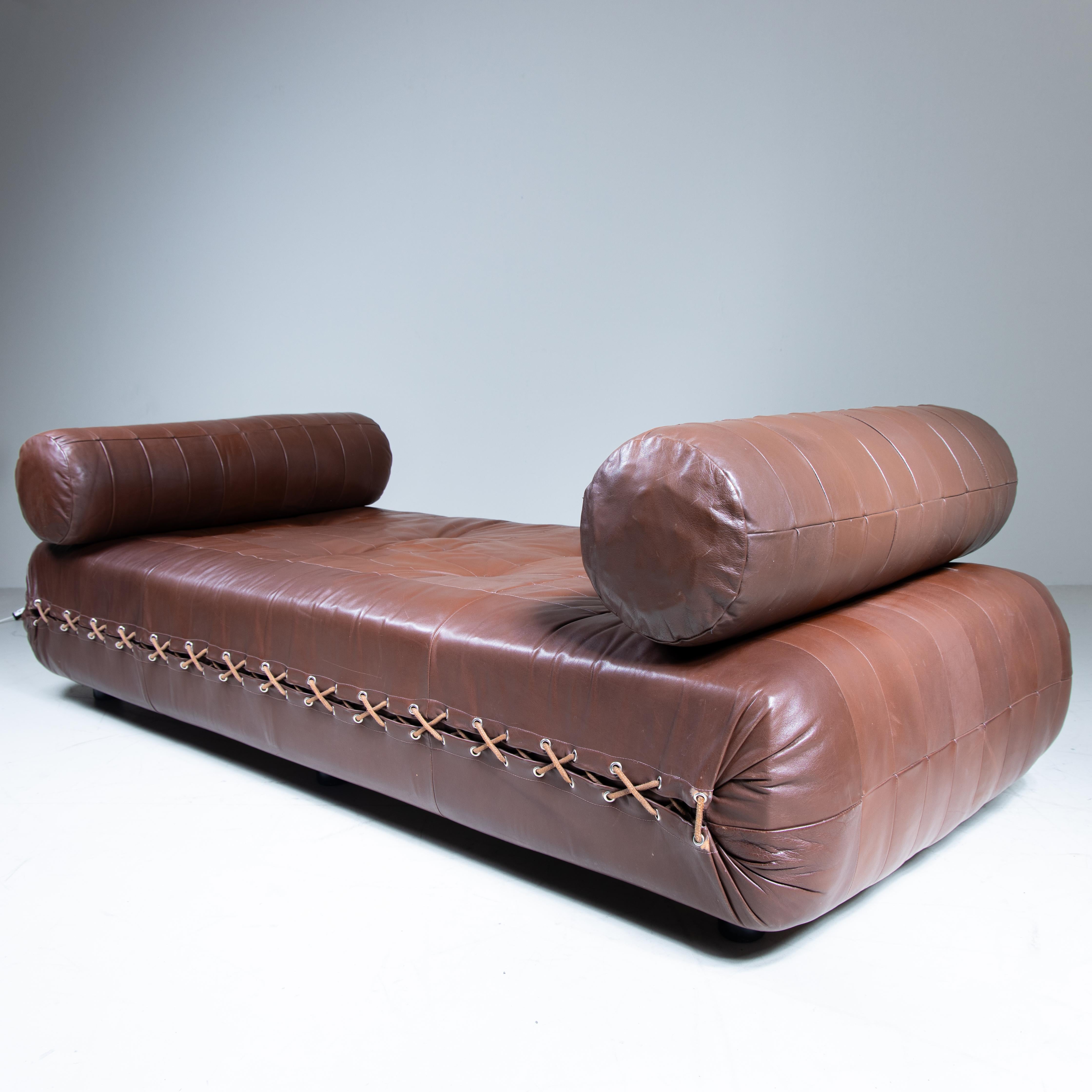 Pelle Daybed in pelle marrone, manifattura italiana, 1960 in vendita