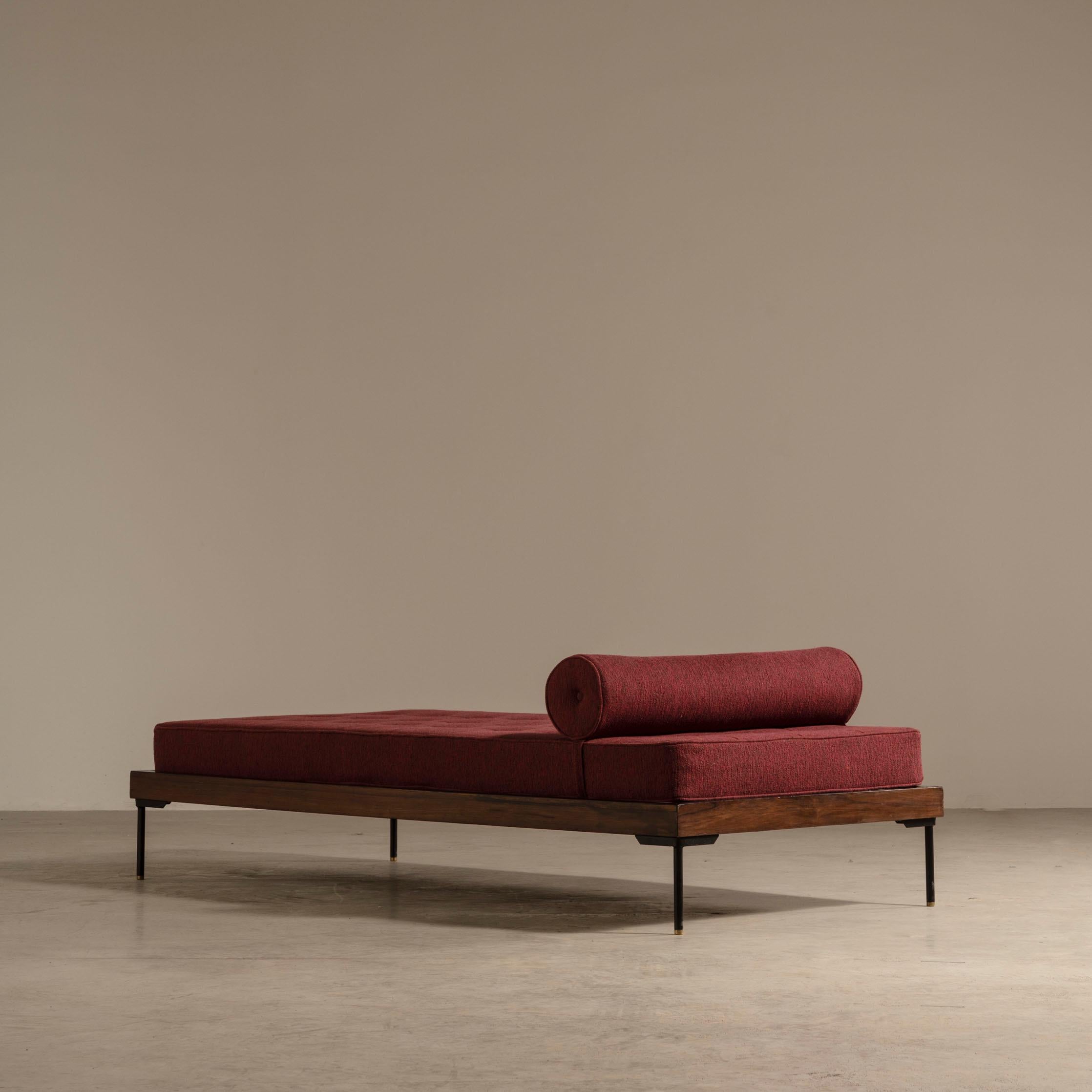 daybed wood