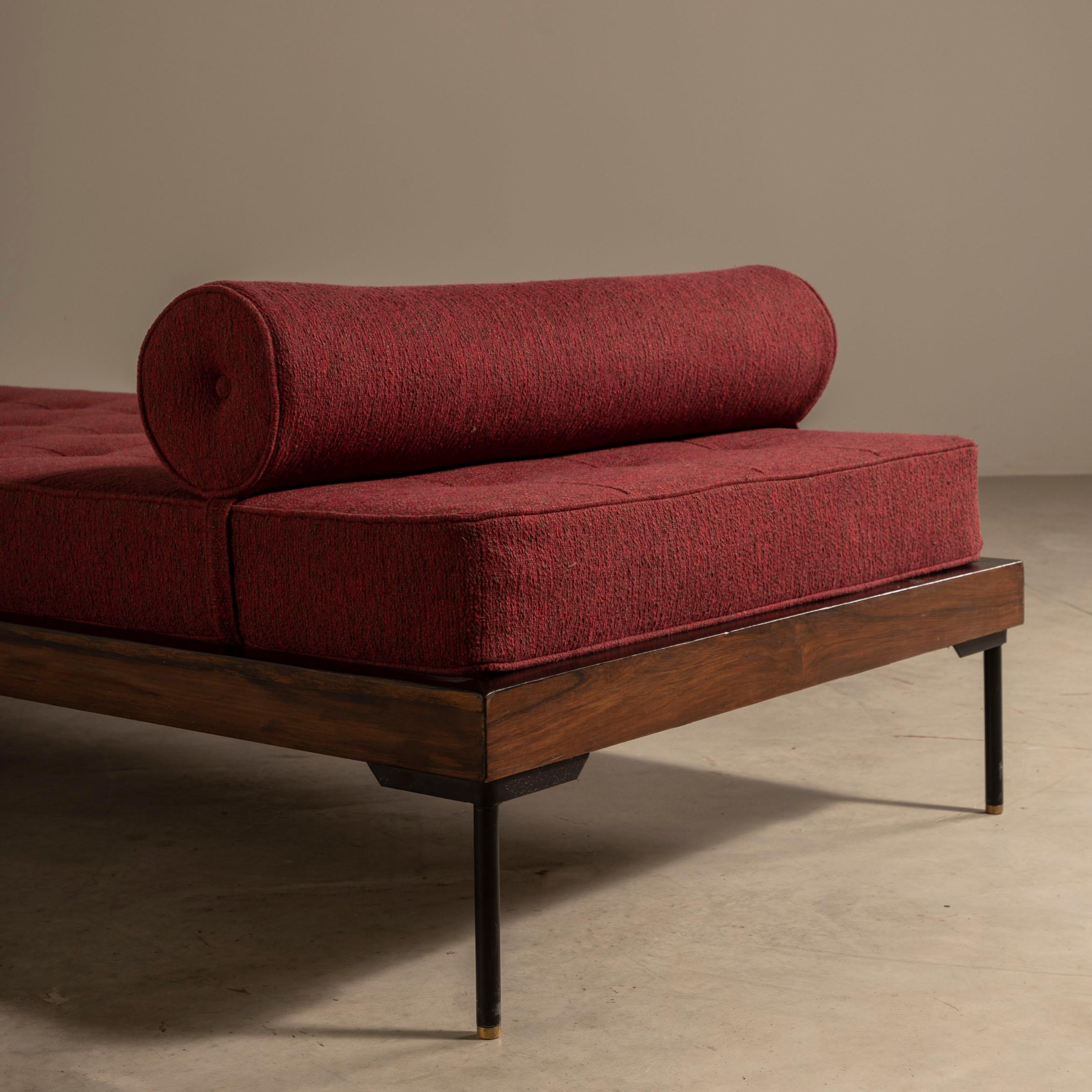 Daybed in Wood and Metal, by Geraldo de Barros, Brazilian Mid-Century Modern In Good Condition In Sao Paulo, SP