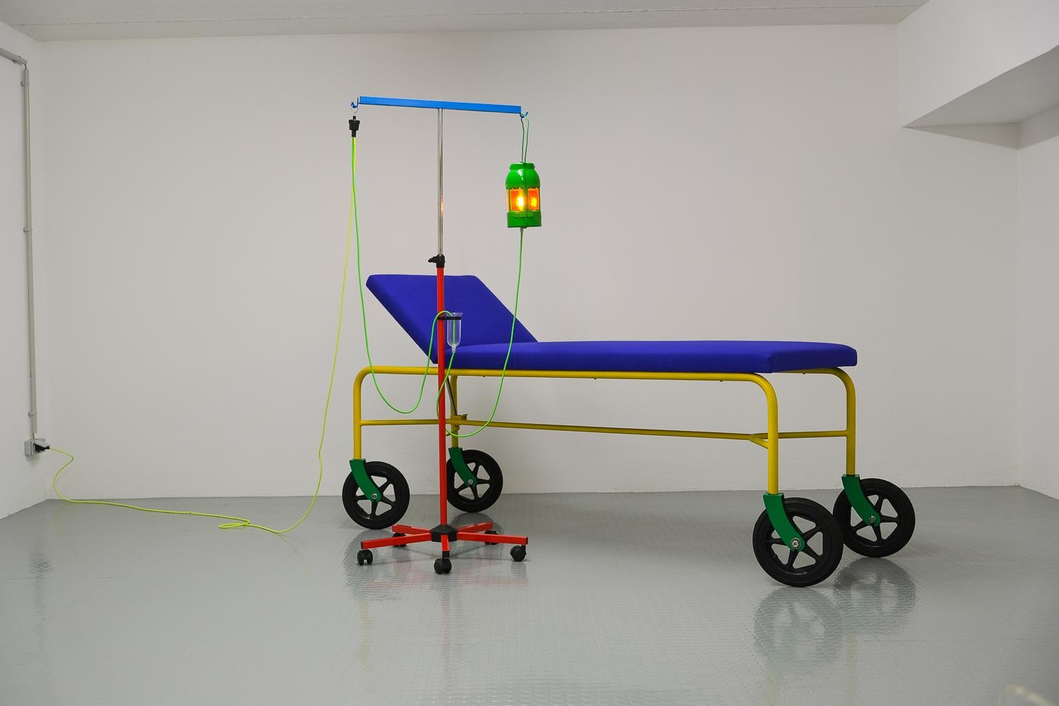 Metal Daybed installation 