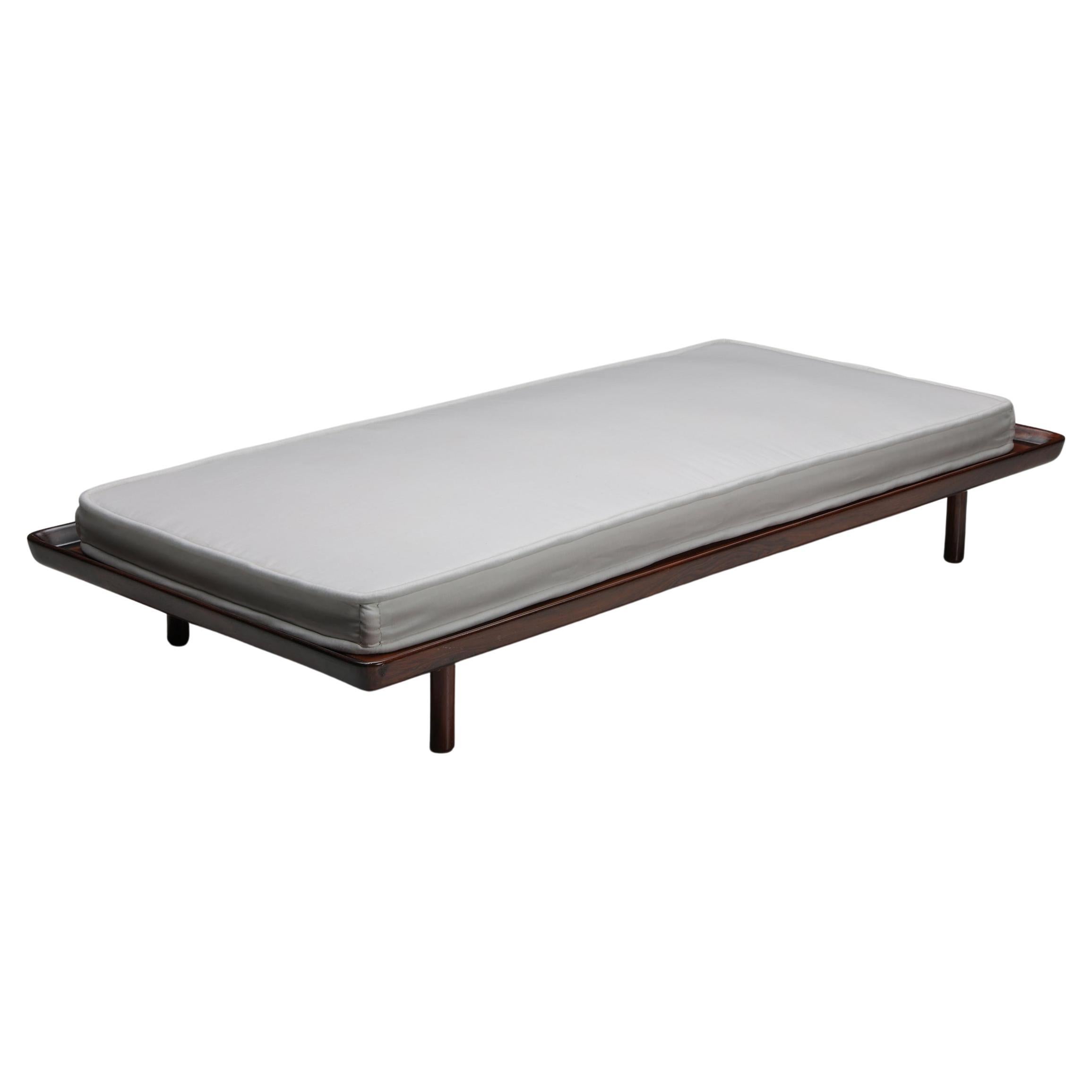 Daybed „“Luxor“ von Sergio Rodrigues für OCA, Brasilien, 1965 im Angebot