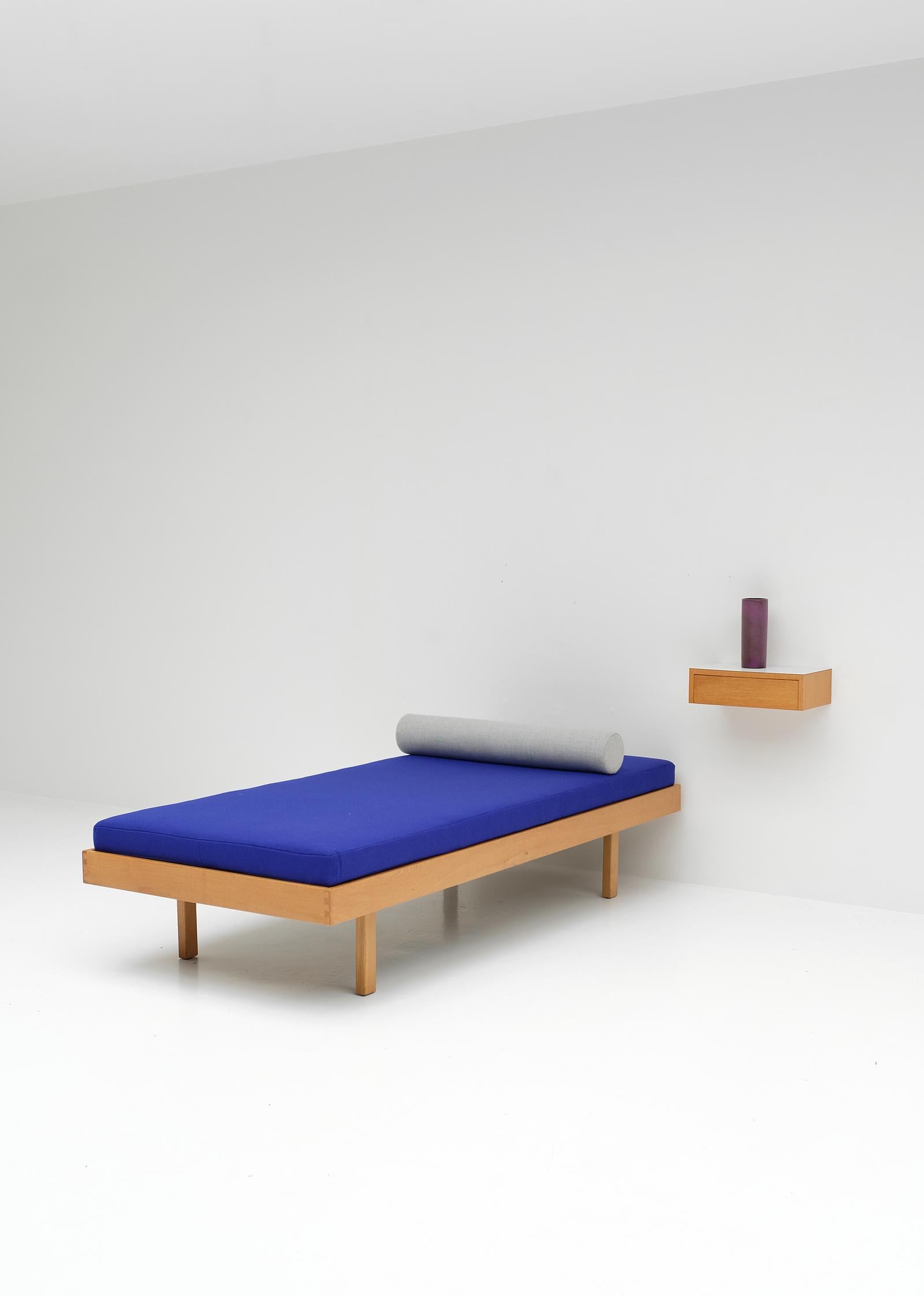 Daybed Mid-Century Modern by Jos De Mey For Sale 3