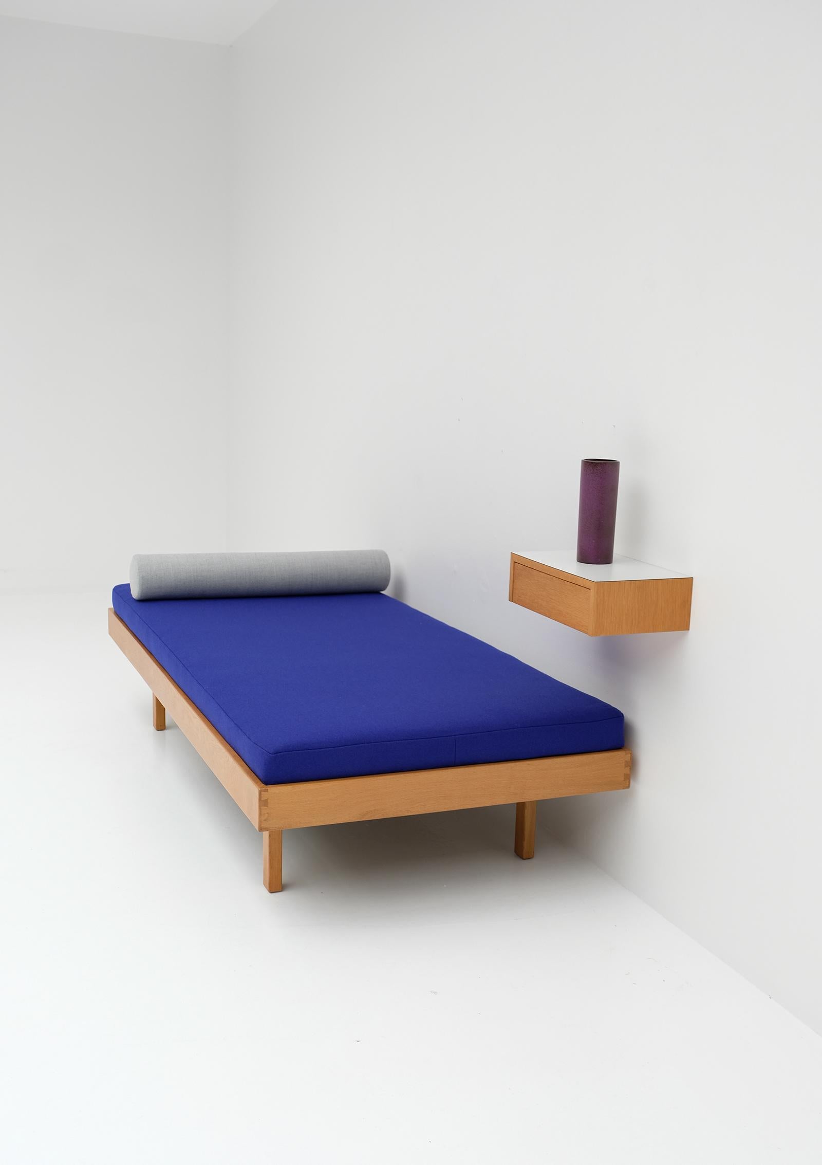 Belgian Daybed Mid-Century Modern by Jos De Mey For Sale