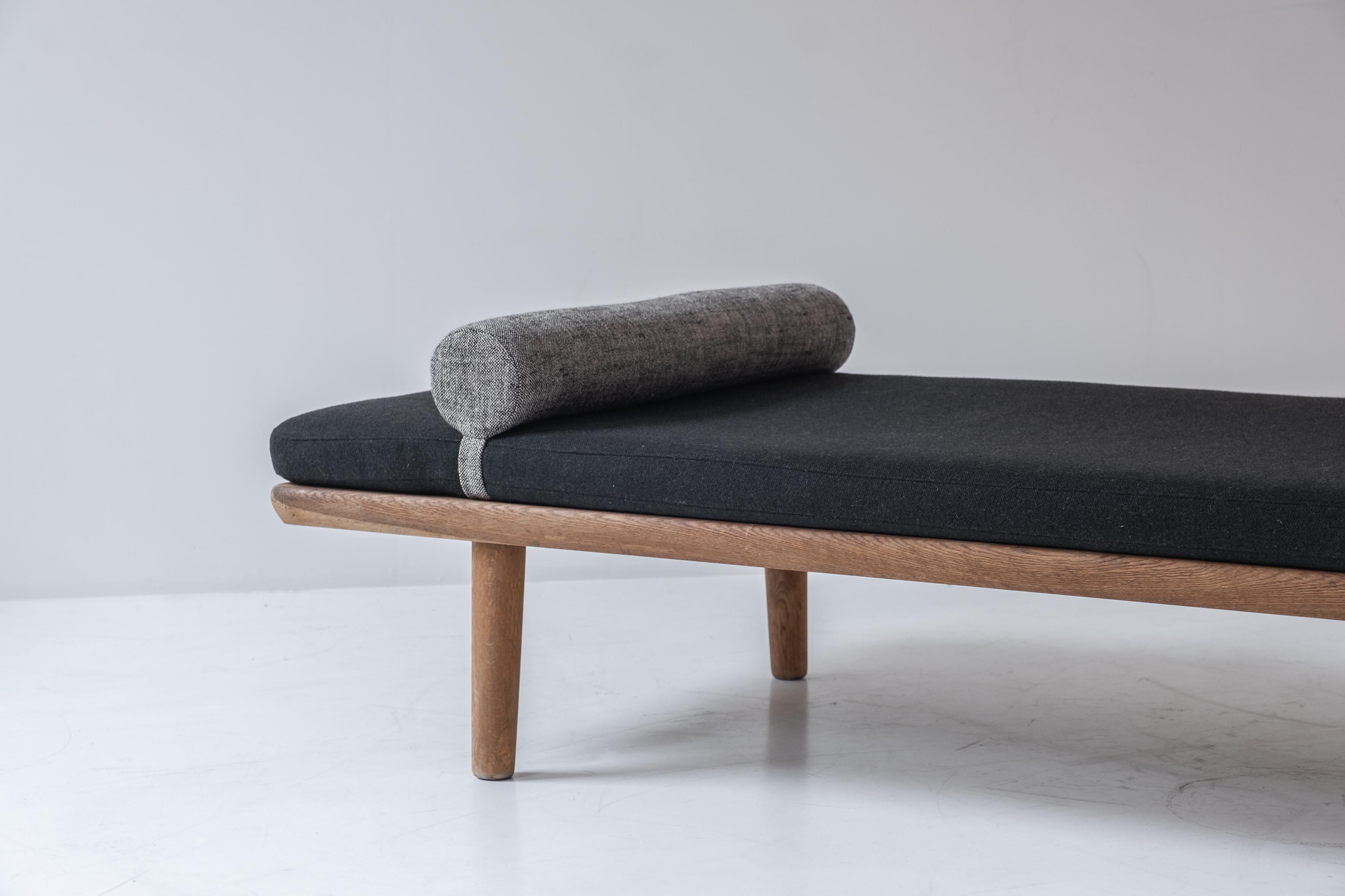 Mid-20th Century Daybed Model GE19 by Hans Wegner for GETAMA, Denmark, 1950s