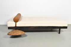 Modèle de lit de jour S.C.A.L. Conçu par Jean Prouvé pour Cité Cansado:: Mauritanie:: 1950