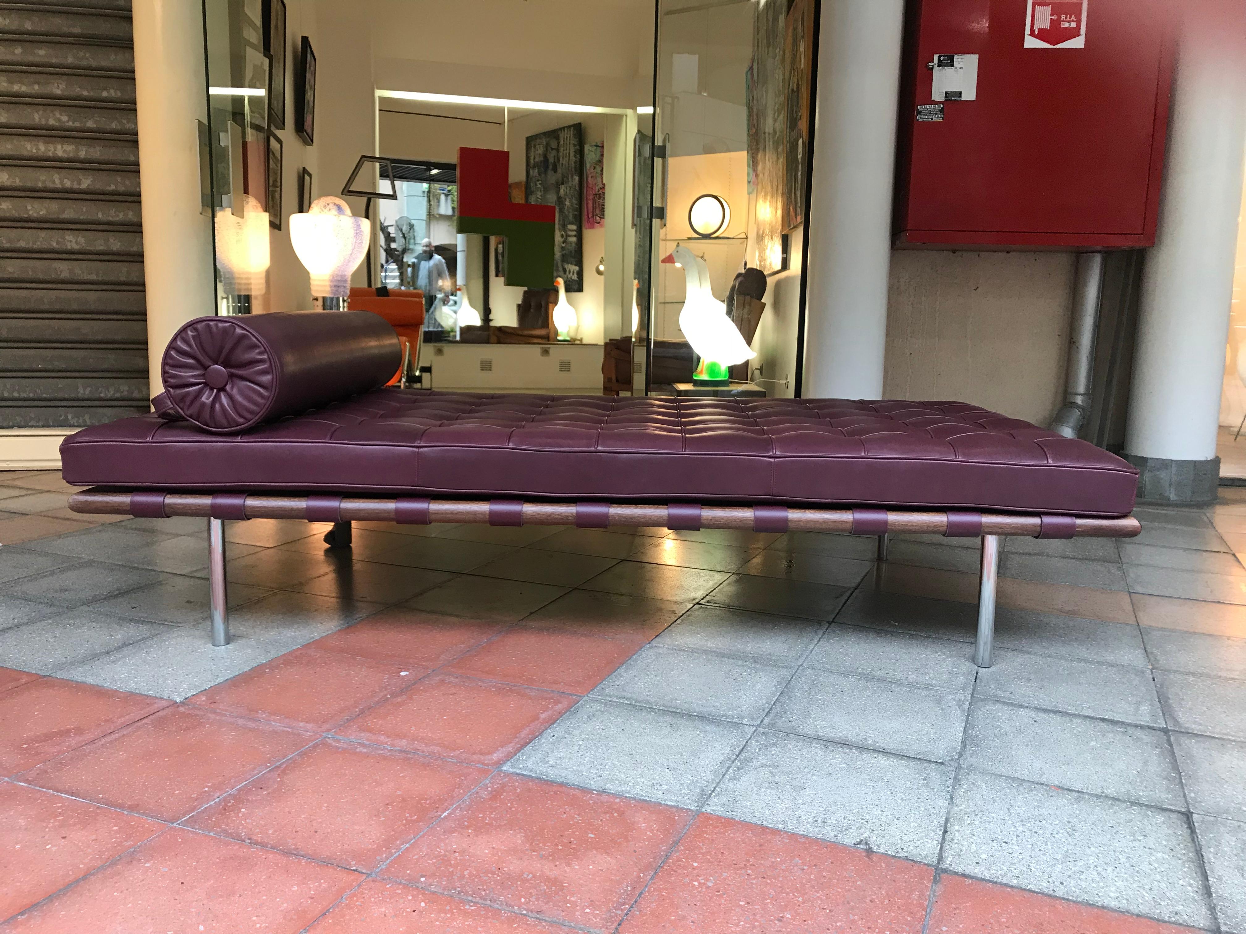 Daybed Purple, Mies van der Rohe In Excellent Condition In Saint Ouen, FR