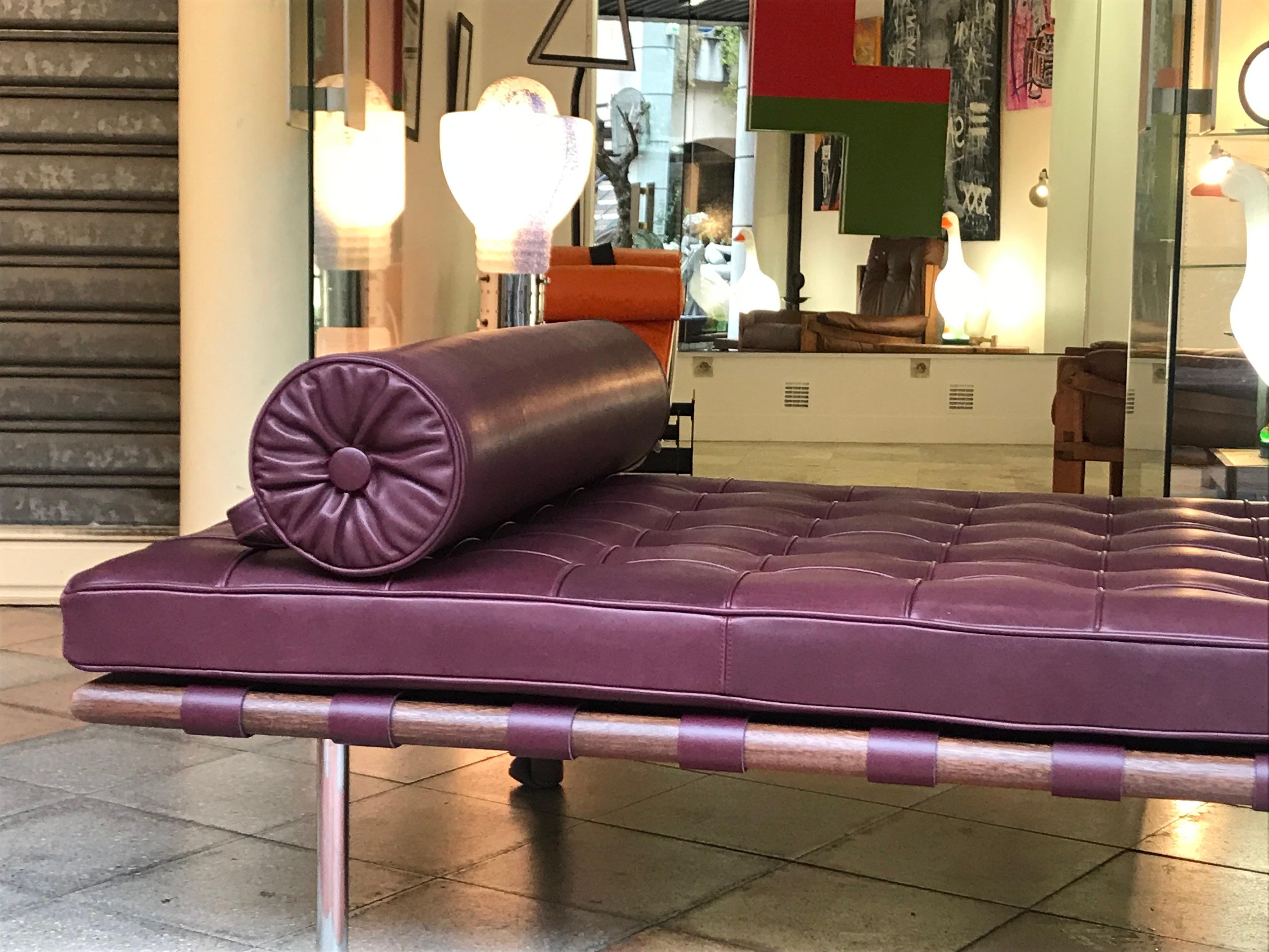 Contemporary Daybed Purple, Mies van der Rohe