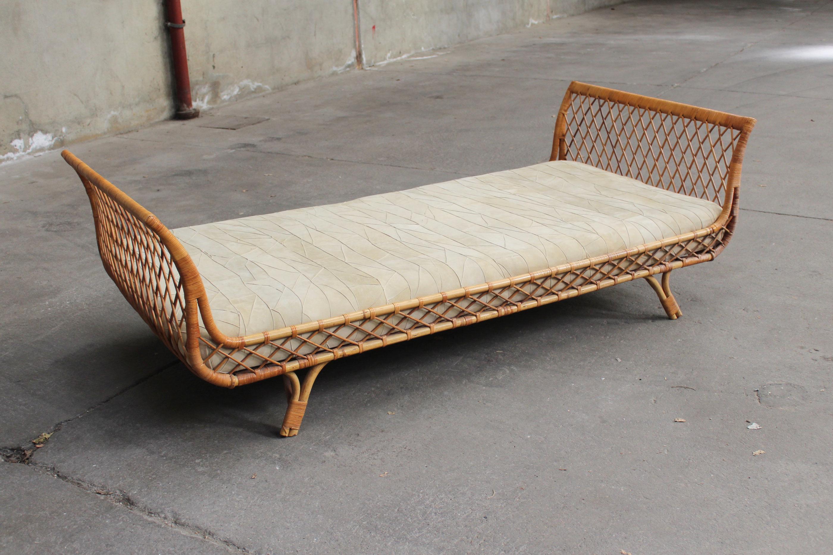 Daybed rattan and velvet calf in the spirit of Jean Royere.
