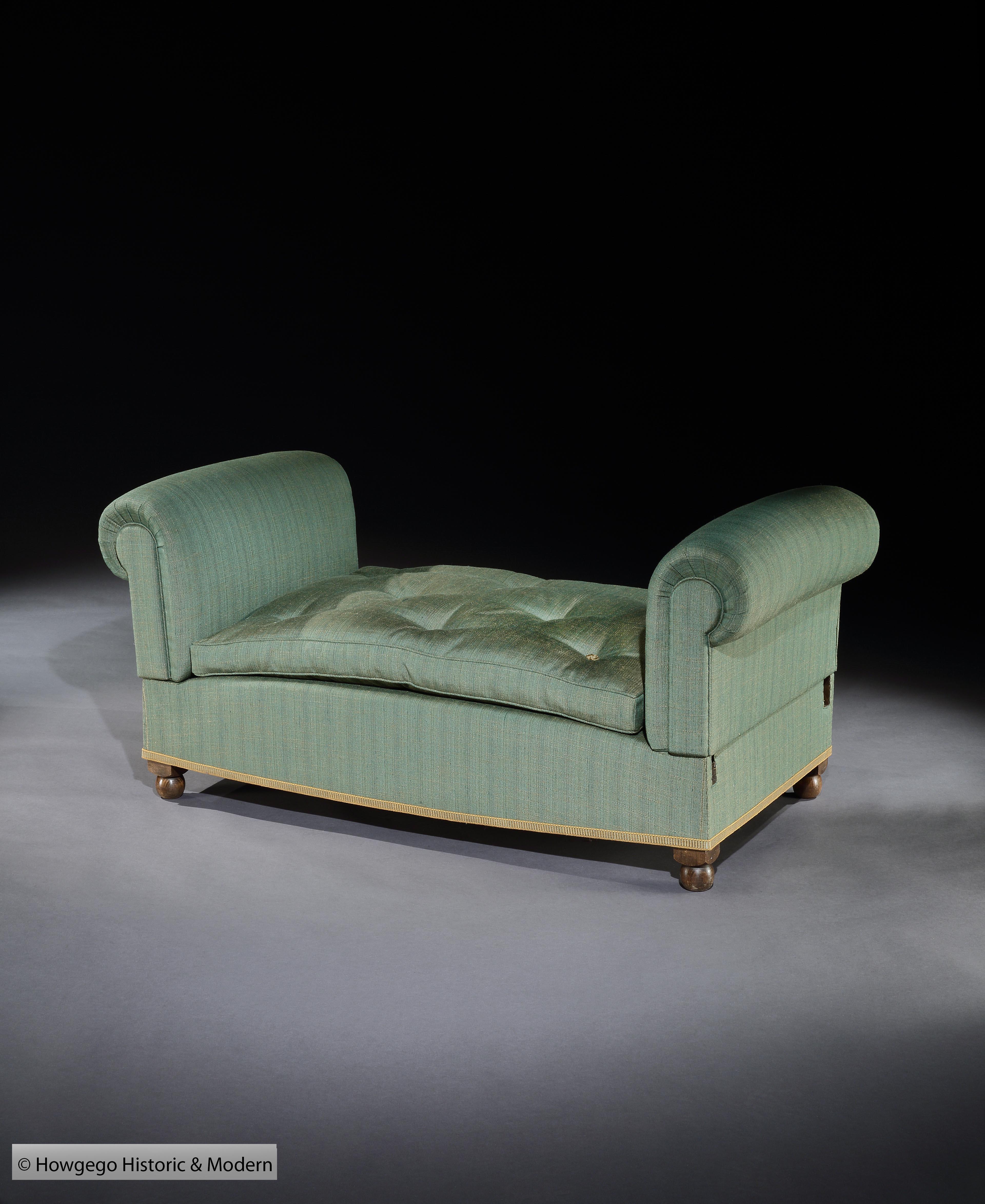Daybed Settee Fenster-Sitz, einreihig, Sofa-Bed, liegend, Leinen, Grün, Gold, rechteckig (Art déco) im Angebot