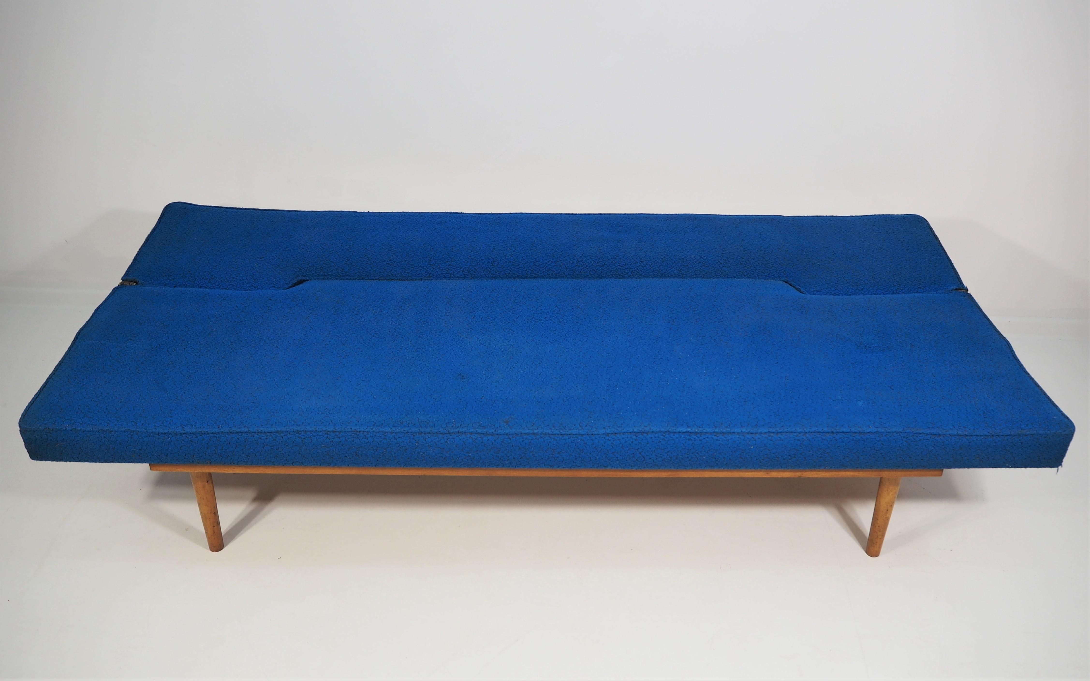 Daybed Sofa by Miroslav Navratil, 1980s In Good Condition In Bielsko Biala, slaskie