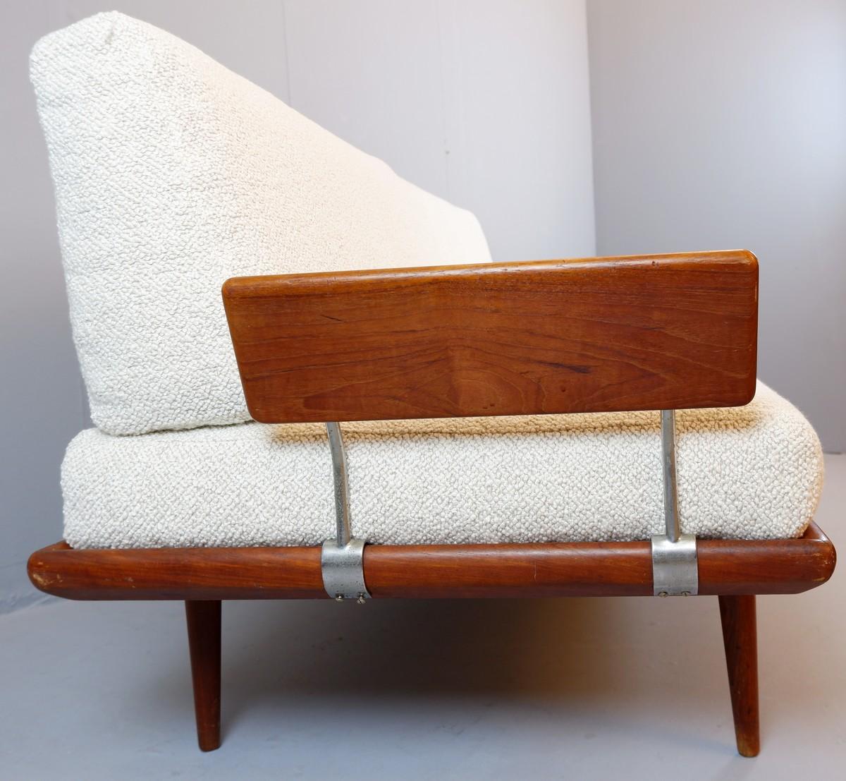 Daybed/sofa model FD 417 'Minerva' by Peter Hvidt, Denmark 1950s - New upholstery.