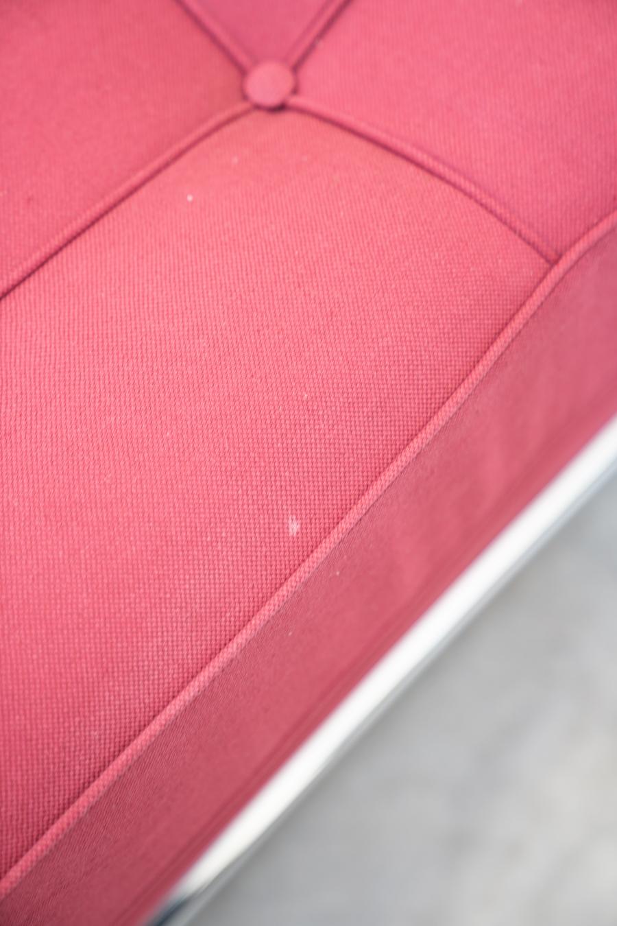 Eileen Gray 1980s Vintage Red Metal Daybed For Sale 4