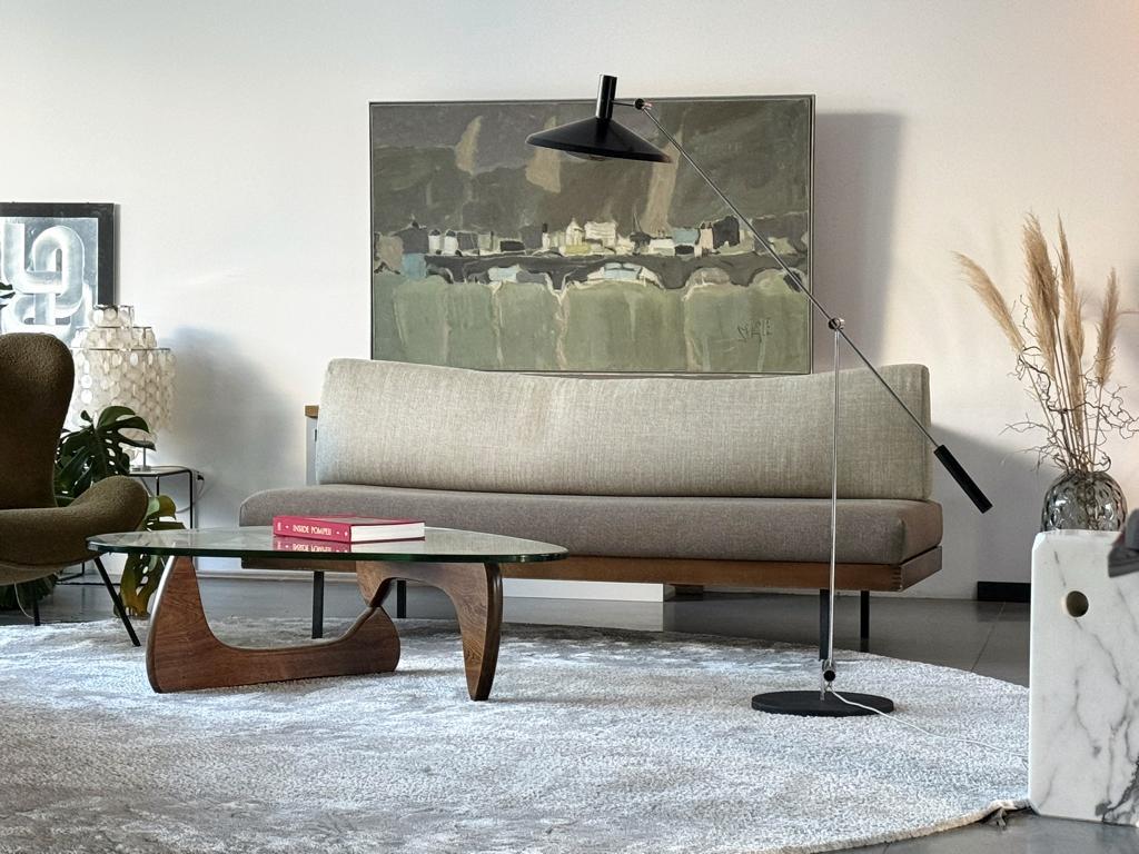 For sale is an original Walter Knoll sofa bed/daybed from the 1950s, a well thought-out and minimalistically designed piece of furniture with many functions. This sofa combines German craftsmanship with timeless aesthetics and appeals to design