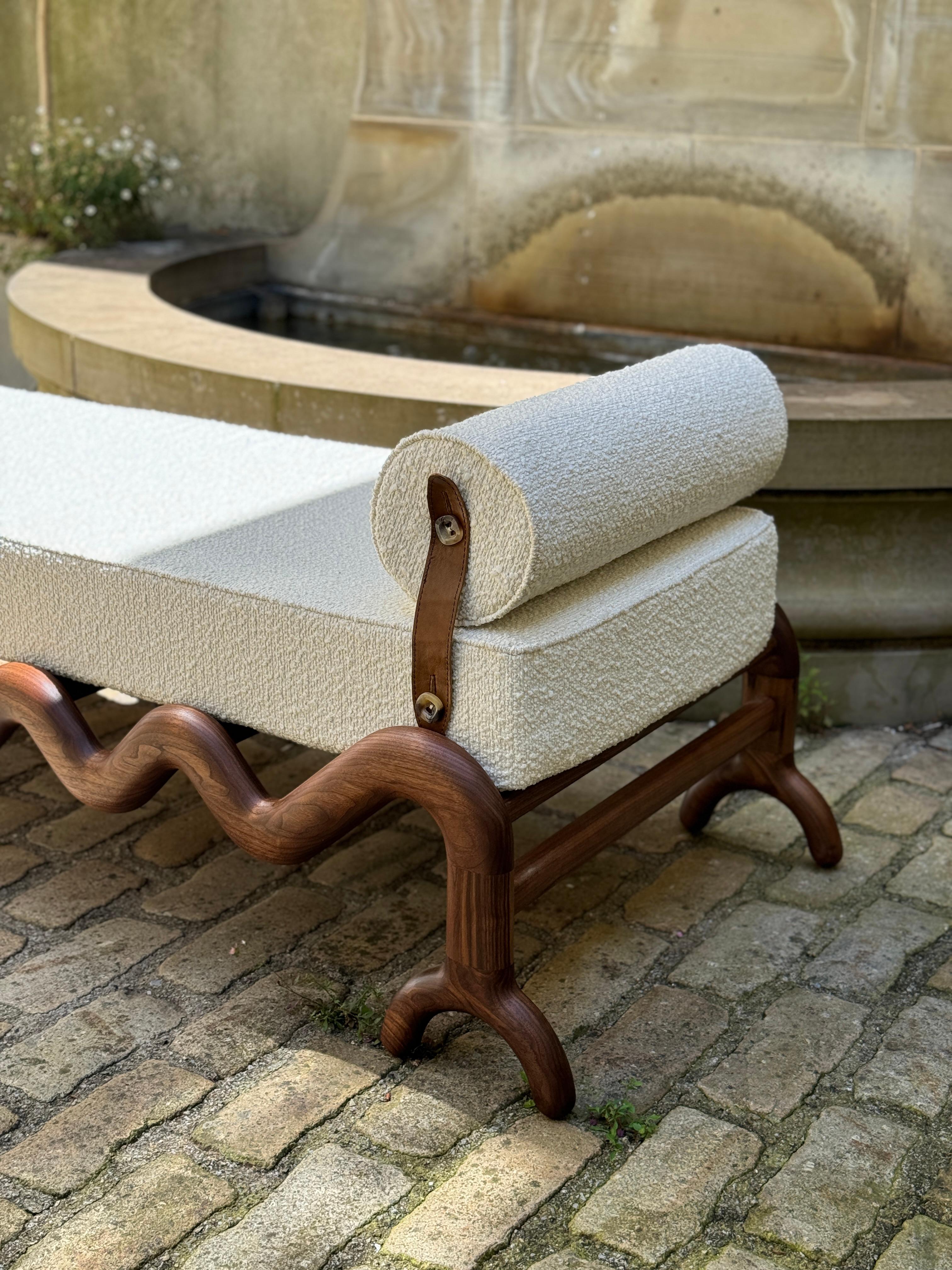 Lit de jour large noyer crème boucle Neuf - En vente à Plymouth, GB