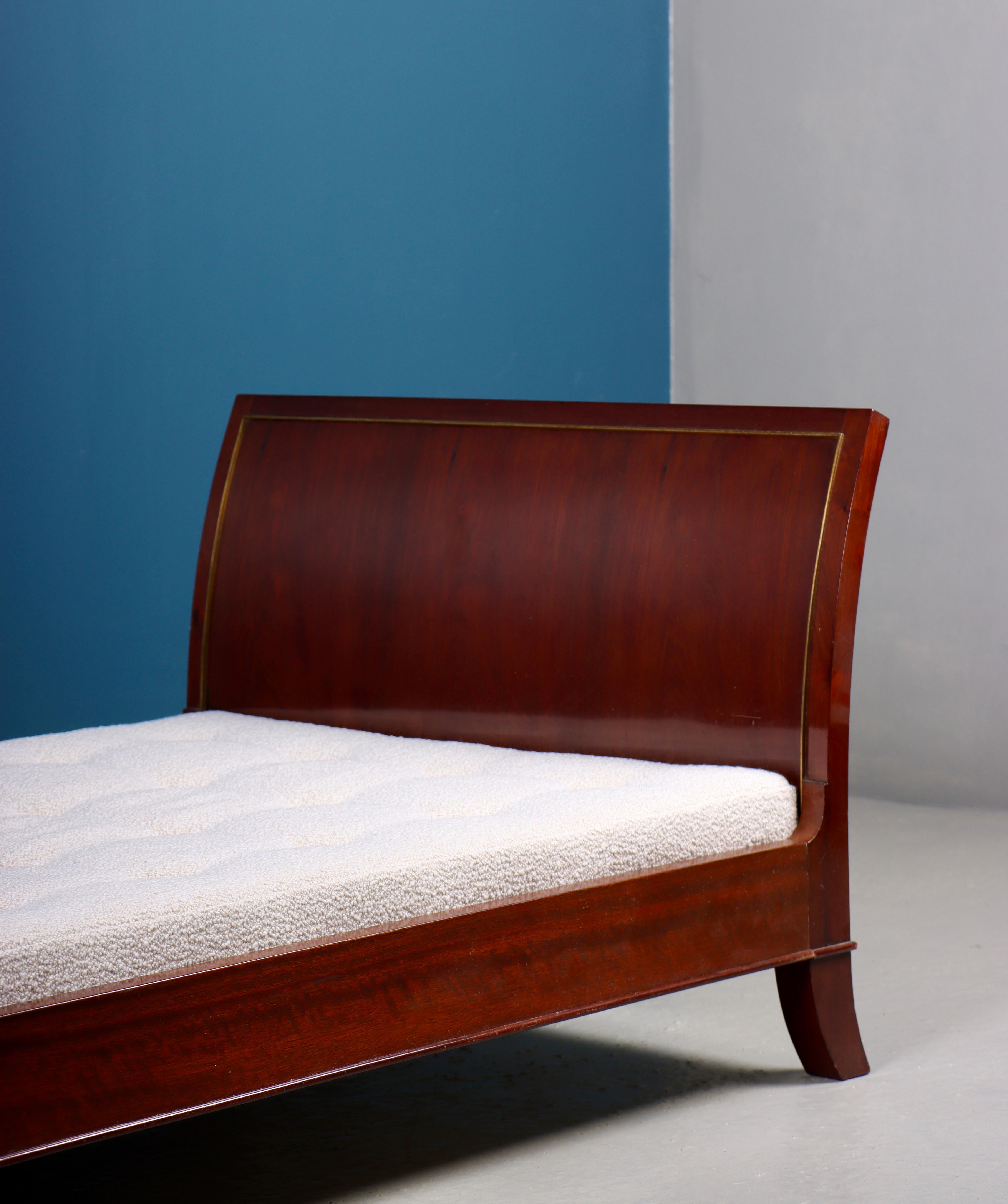 Daybed with Boucle Mattress Designed by Lysberg Hansen & Therp, 1940s In Good Condition In Lejre, DK