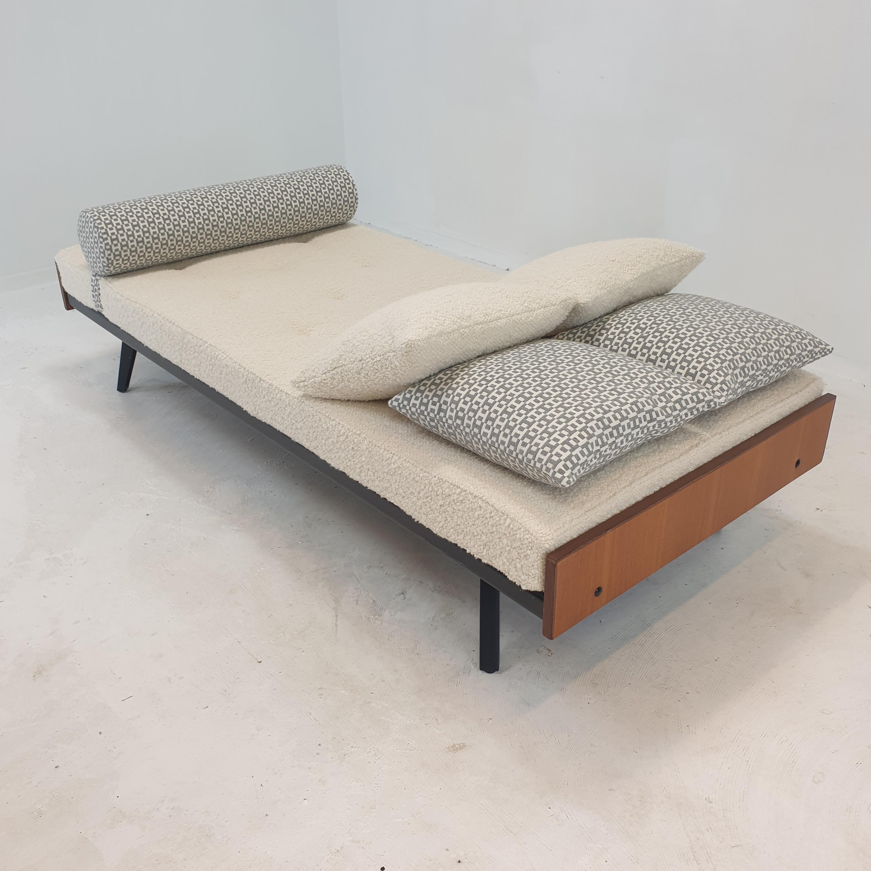 Woven Daybed with Hermes Cushions and Bolster, 1960s For Sale