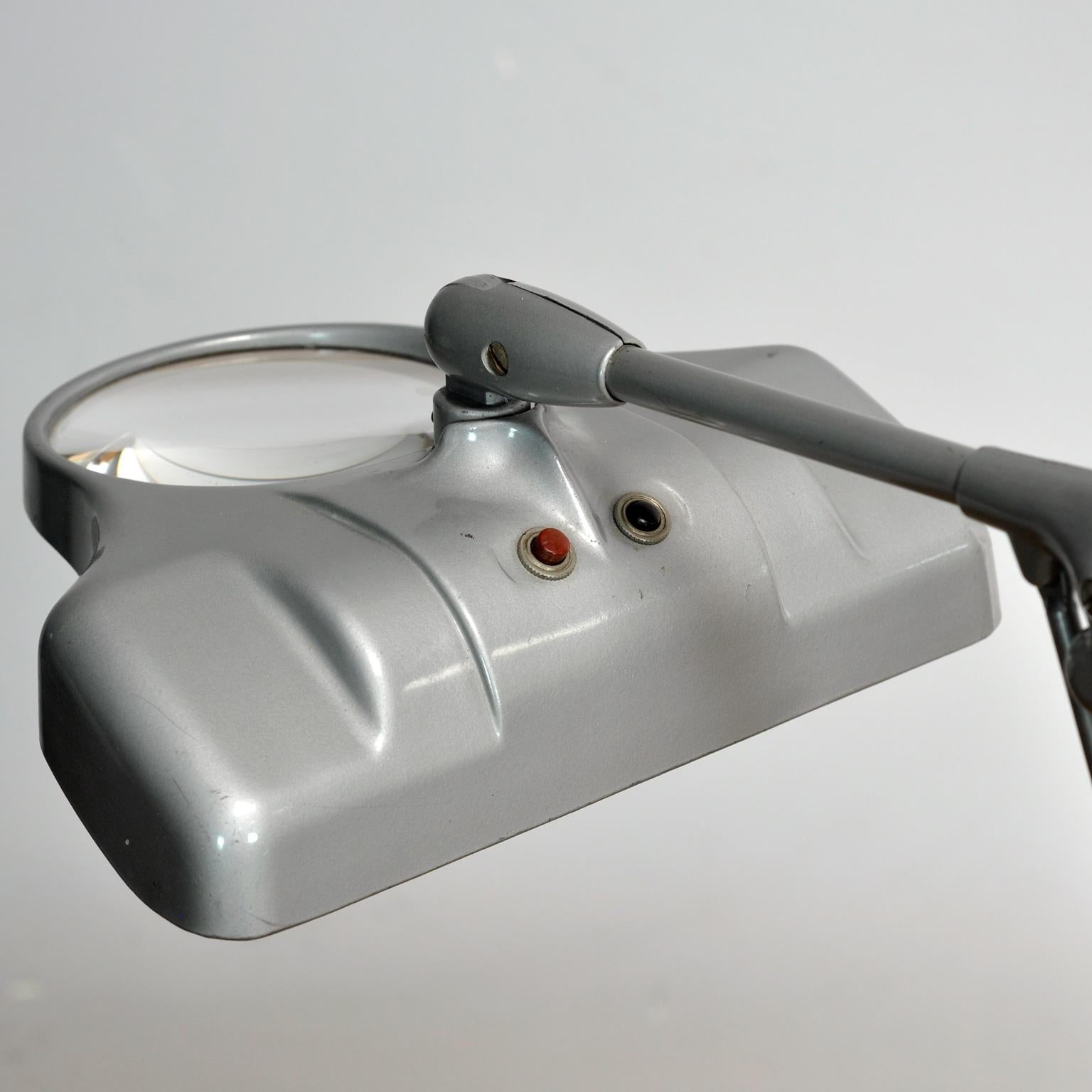 Dazor Desk Lamp With Magnifying Glass, 1950s For Sale 4