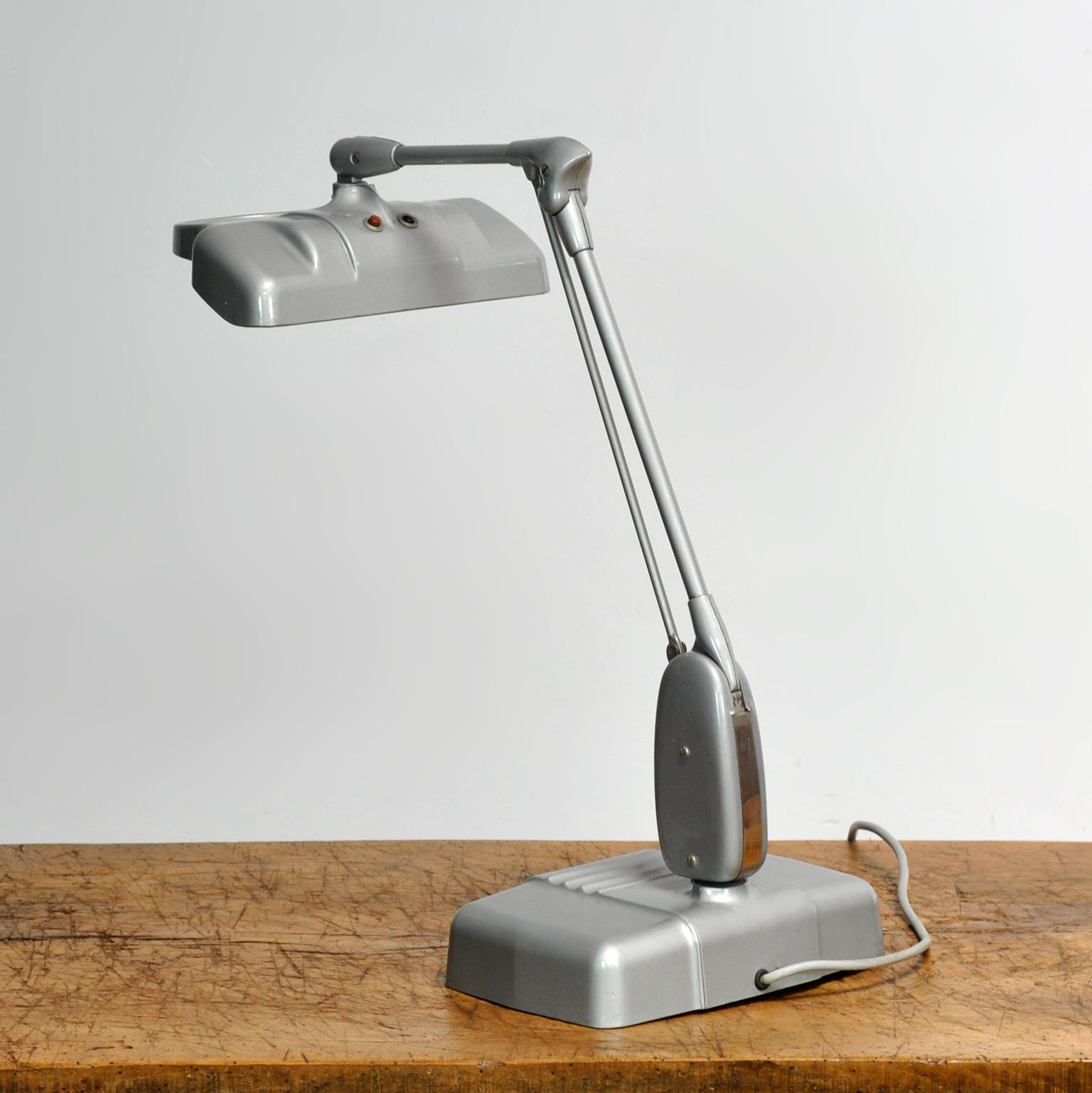 Dazor Desk Lamp With Magnifying Glass, 1950s For Sale 9
