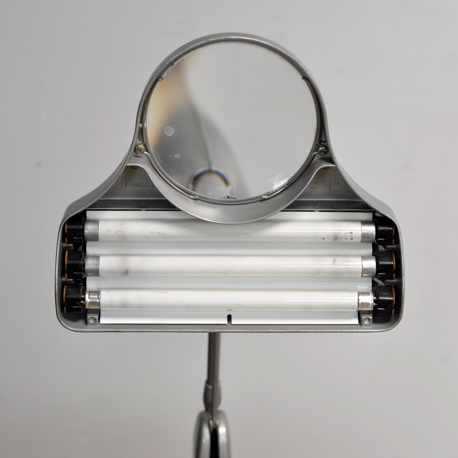 Dazor Desk Lamp With Magnifying Glass, 1950s For Sale 2