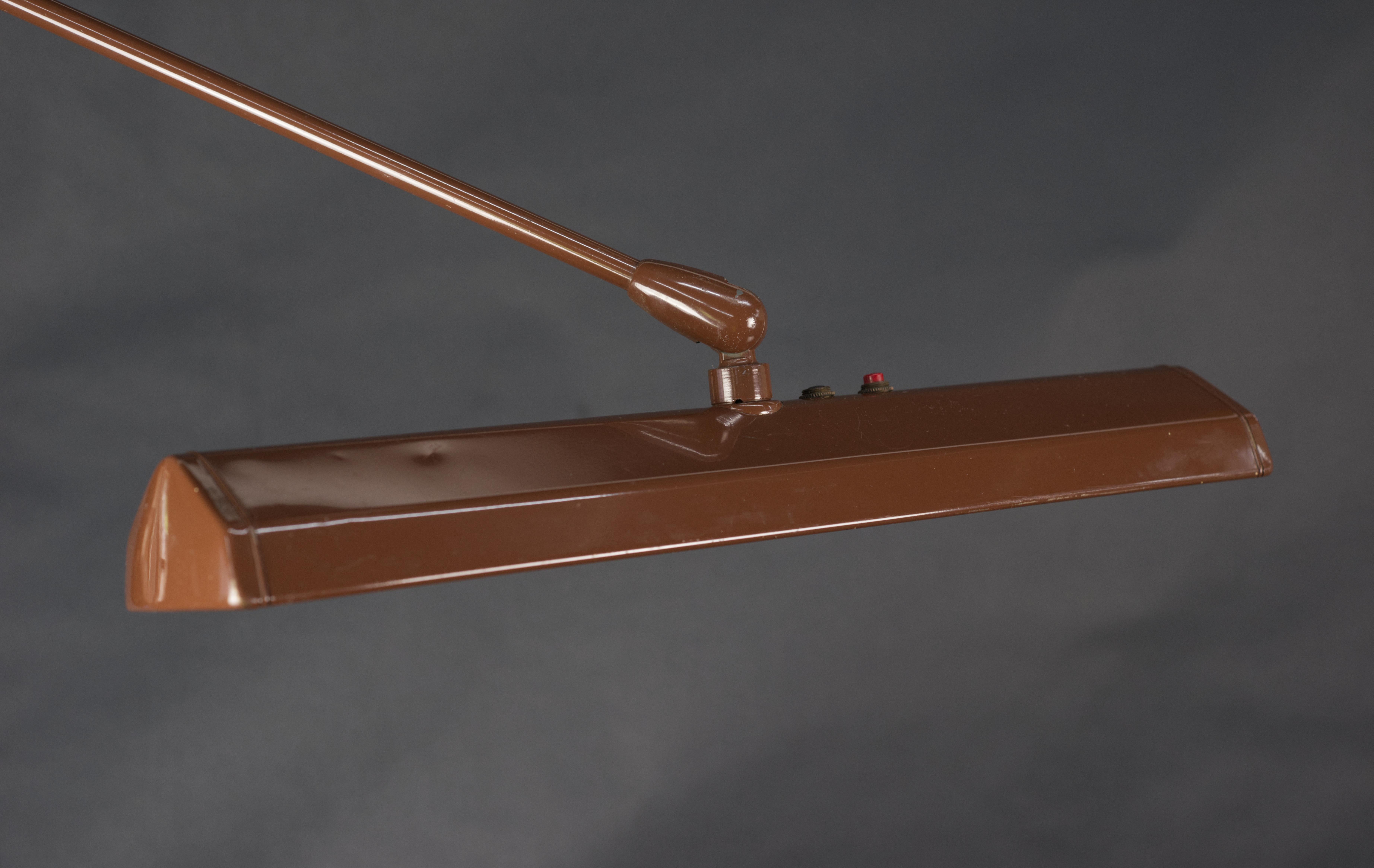 Dazor, Edge mounted model 2134 Floating Desk Lamp. 1960s For Sale 6